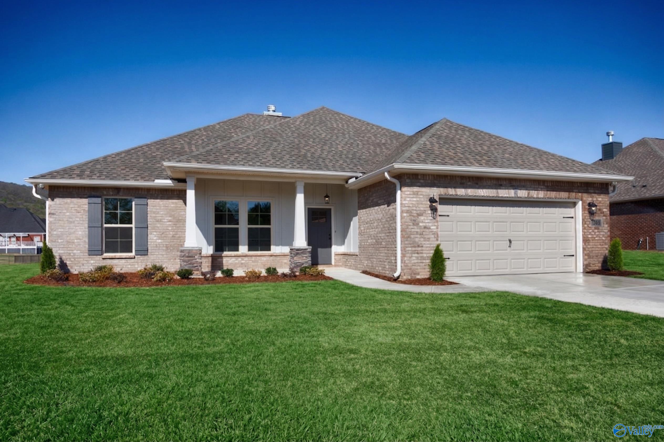 104 Dolf Leaf Ln, Huntsville, AL 35811