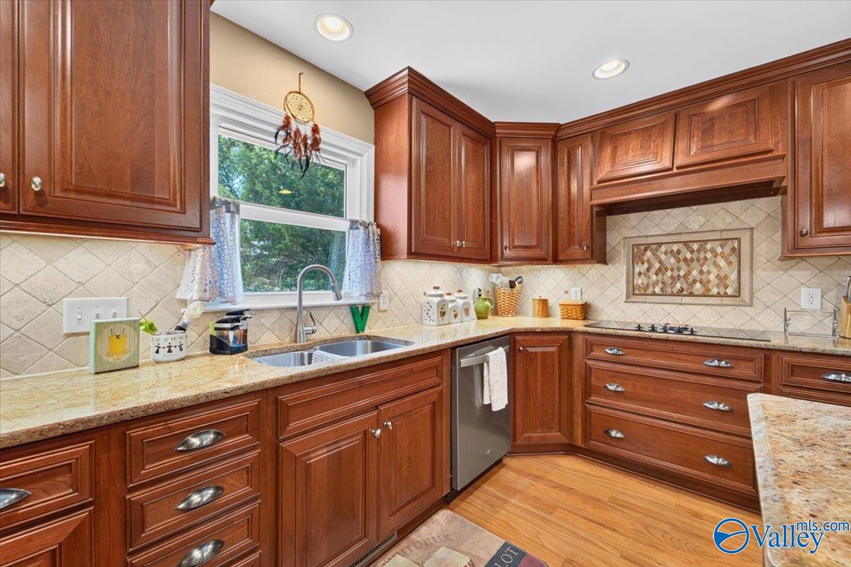 2604 Fanelle Cir, Huntsville, AL 35801 photo