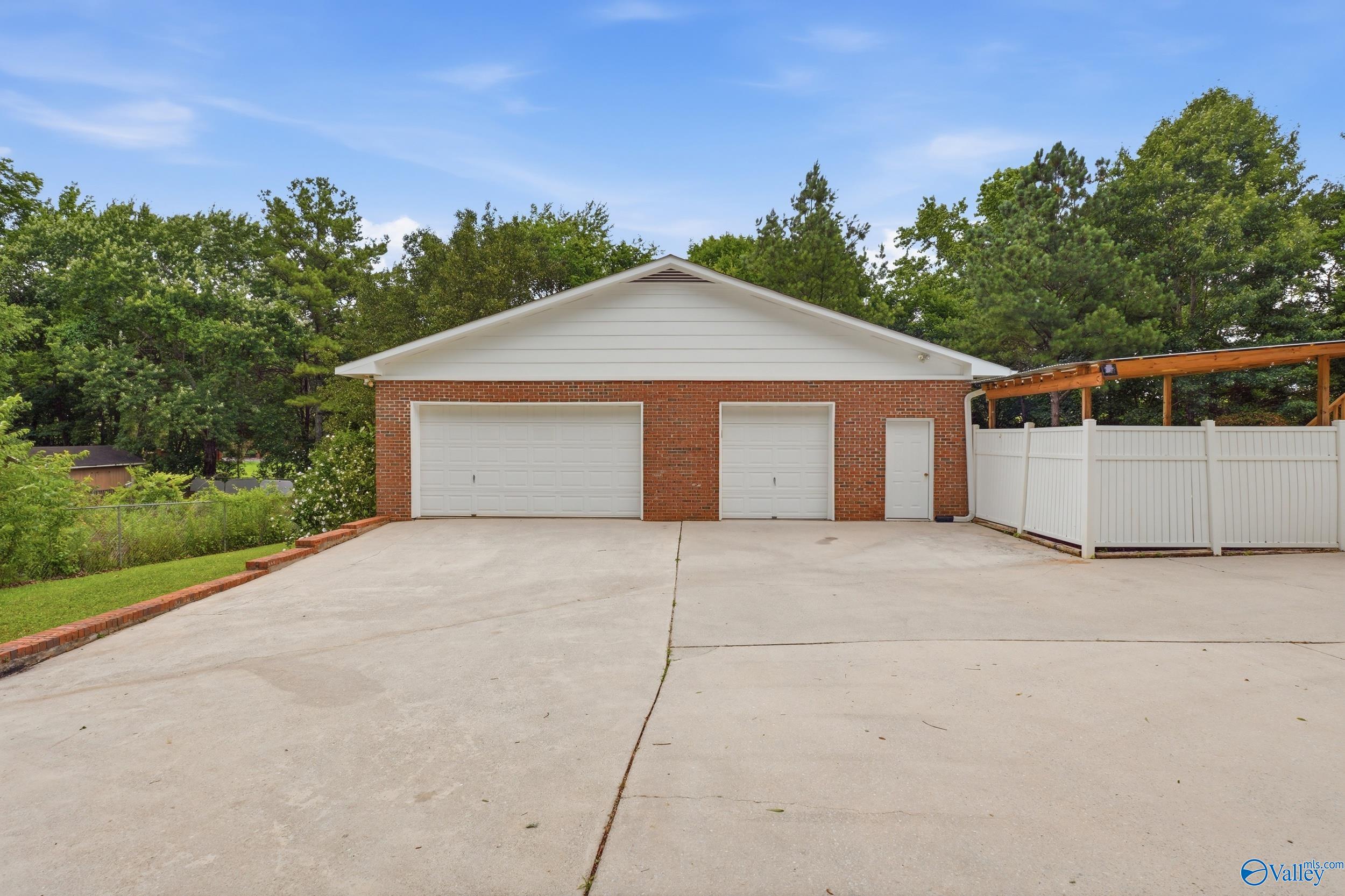 103 Centre Lee Dr, Huntsville, AL 35806 photo