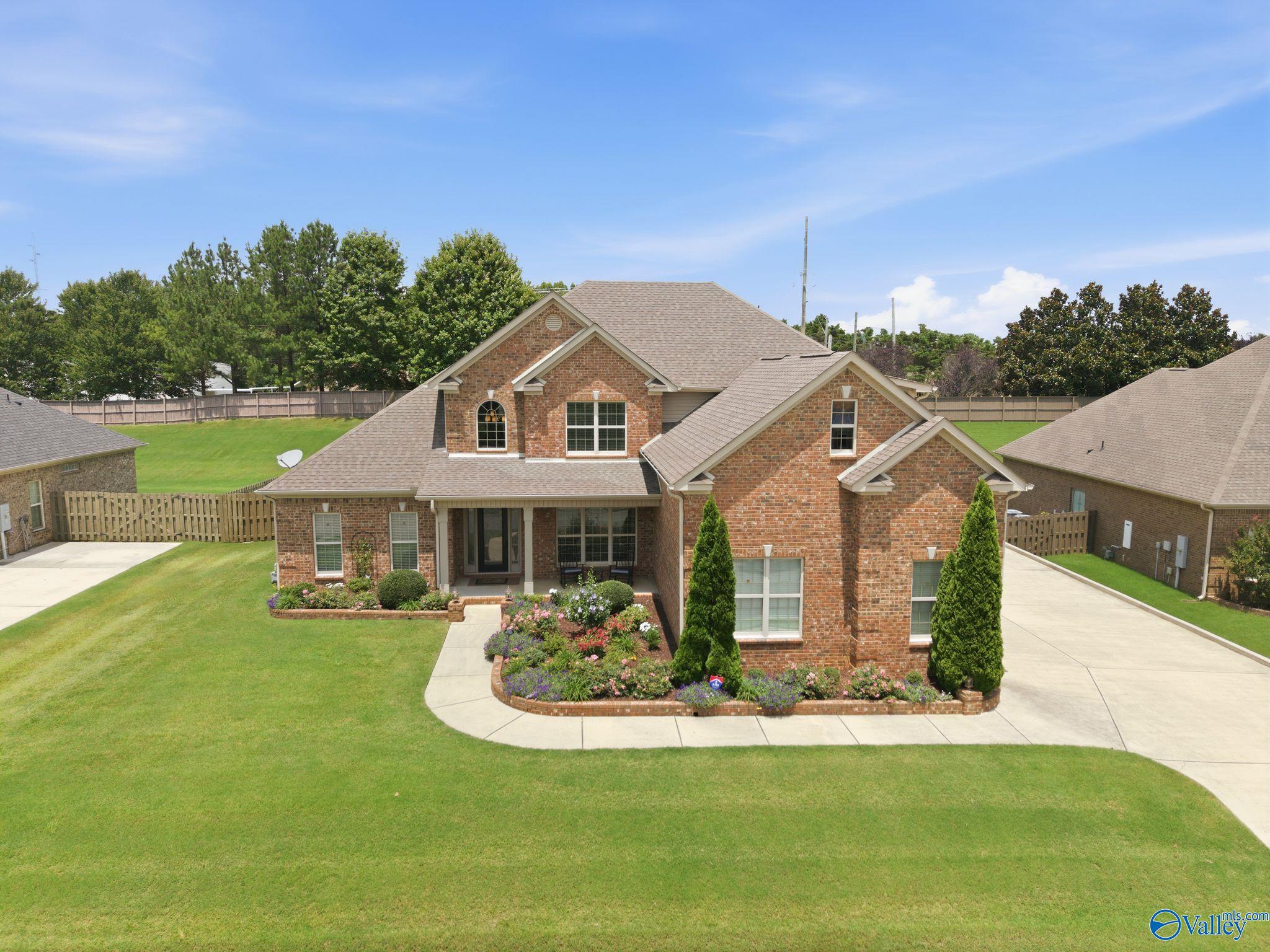 214 Legendwood Dr, Madison, AL 35757 photo