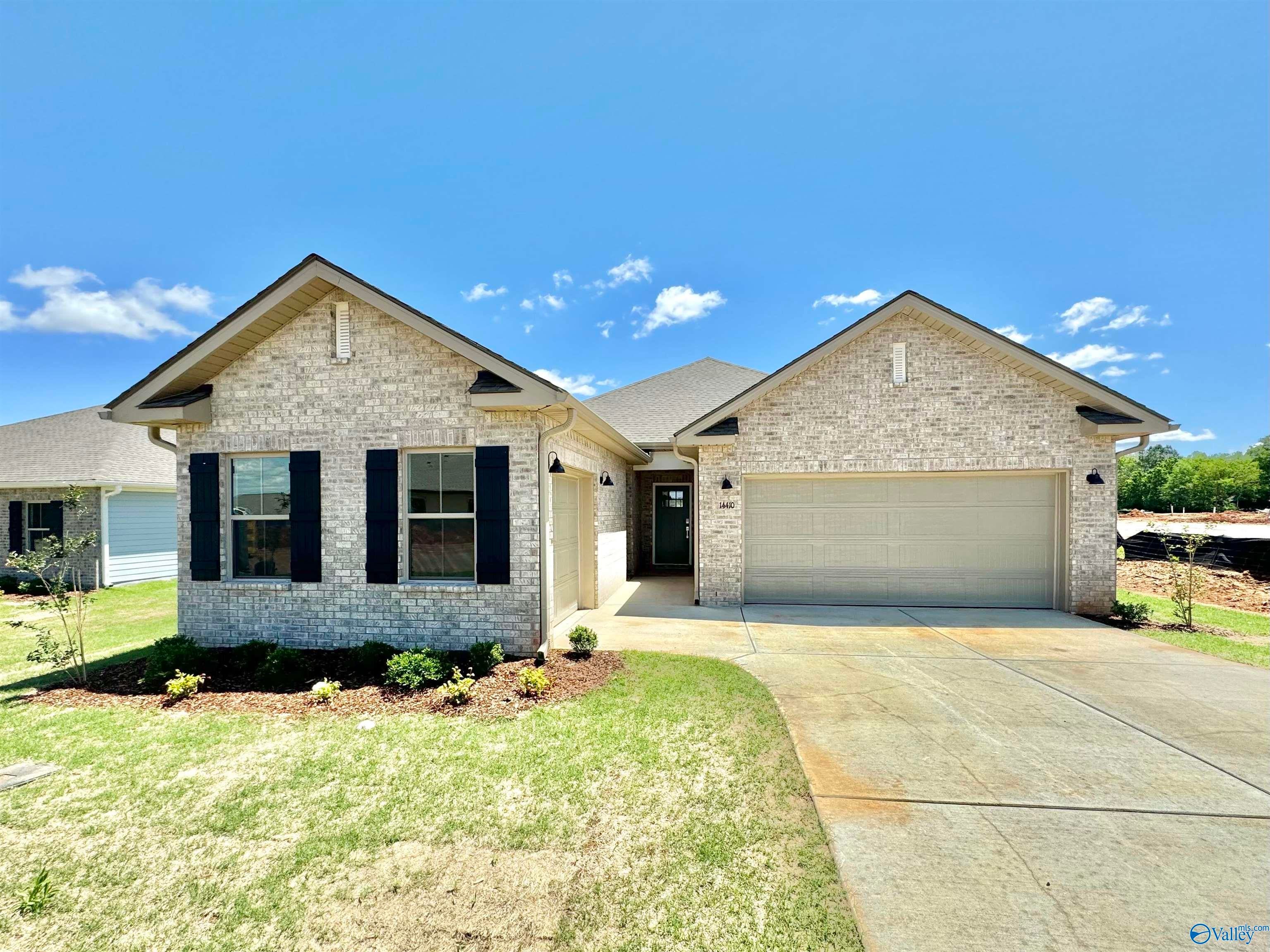 15712 Ruthie Lynn Dr, Athens, AL 35613