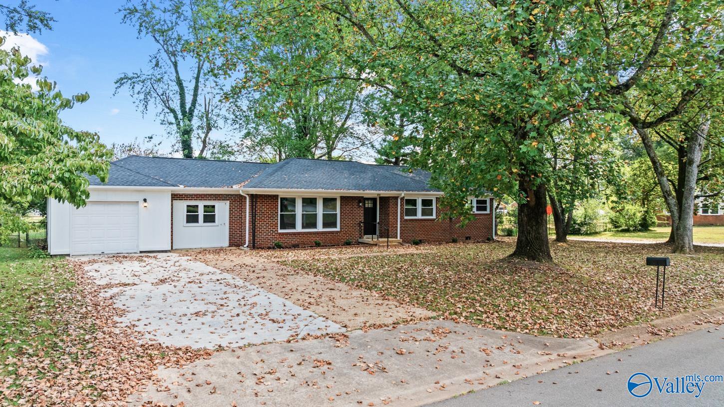 4100 Force Dr, Huntsville, AL 35810