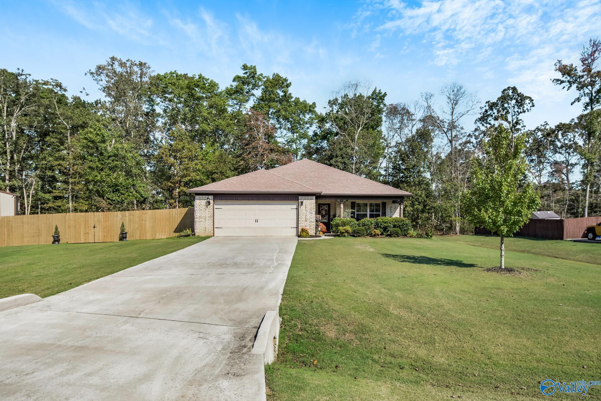 119 Breezy Brook Ln, Ardmore, AL 35739