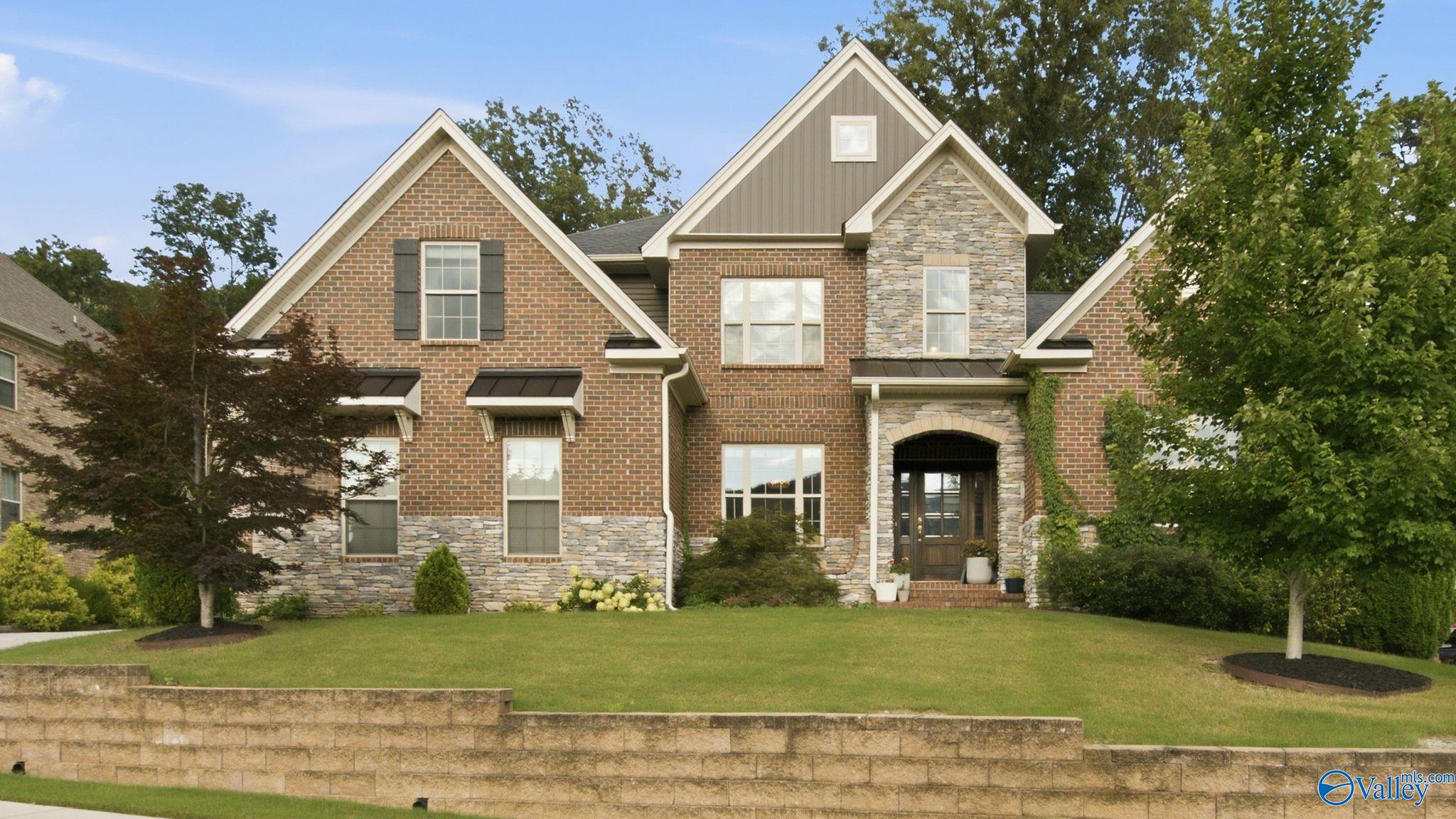 6906 Ridge Pointe Dr, Owens Cross Roads, AL 35763