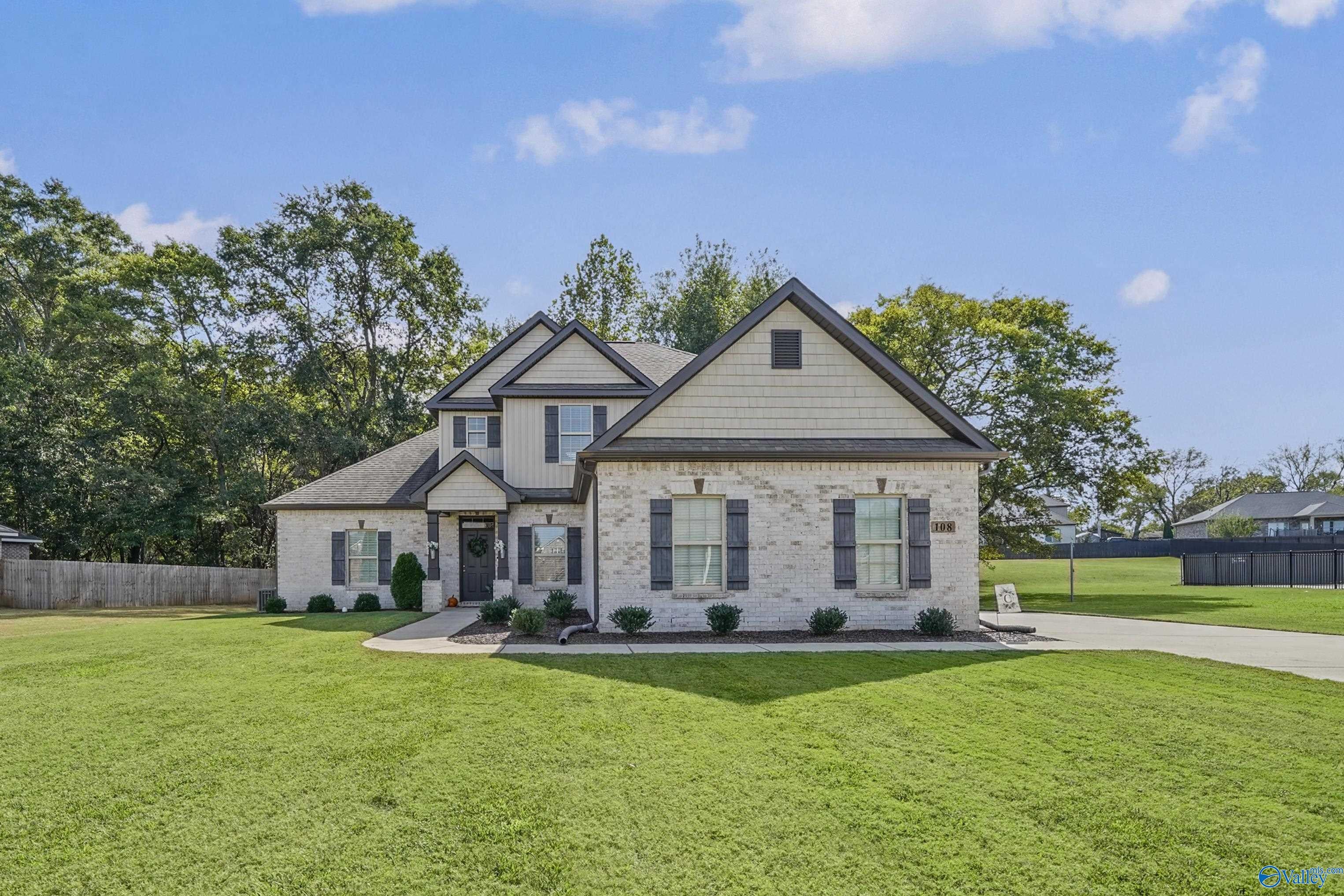 108 Ivy Meadow Cir, Hazel Green, AL 35750