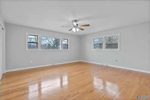 Single Family Residence in Hazel Green AL 118 Pauline Drive 13.jpg