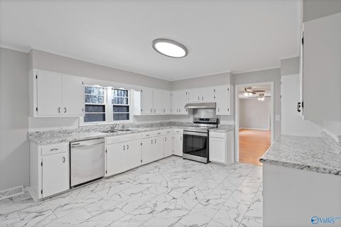 Single Family Residence in Hazel Green AL 118 Pauline Drive 6.jpg