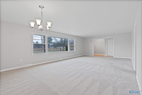 Single Family Residence in Hazel Green AL 118 Pauline Drive 10.jpg