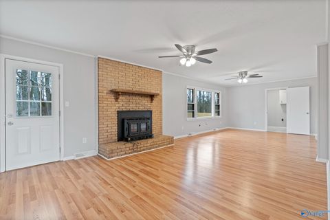 Single Family Residence in Hazel Green AL 118 Pauline Drive 3.jpg