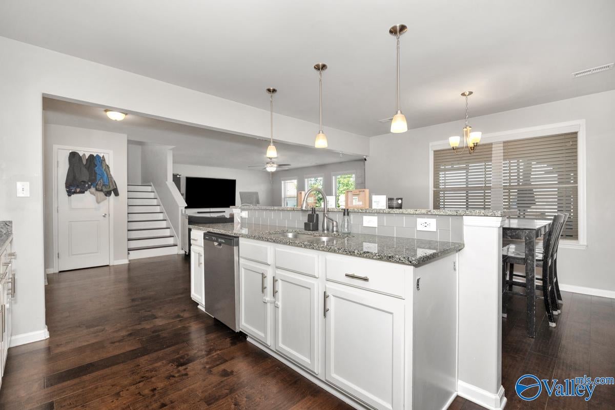 213 Maggie Mance Ln, Harvest, AL 35749 photo