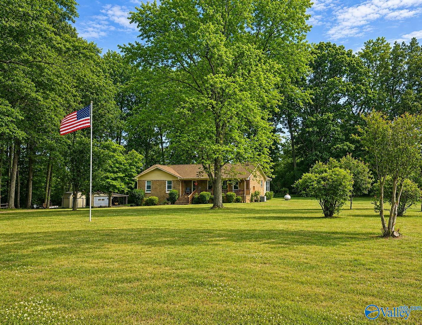 154 Dea Thomas Rd, Hazel Green, AL 35750