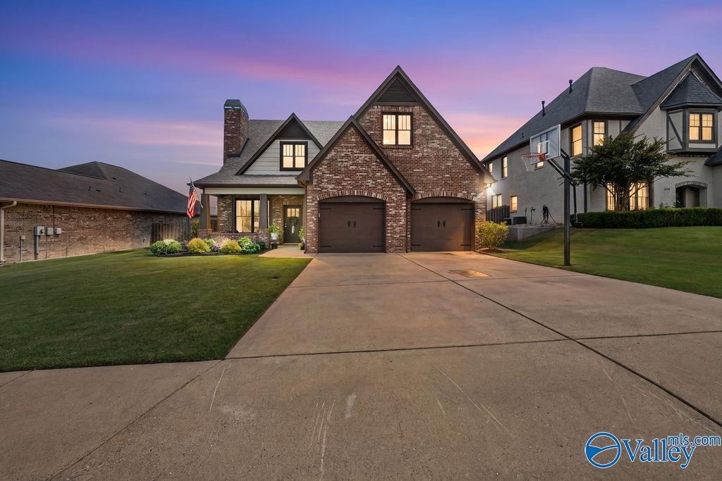 2905 Barn Cir, Owens Cross Roads, AL 35763