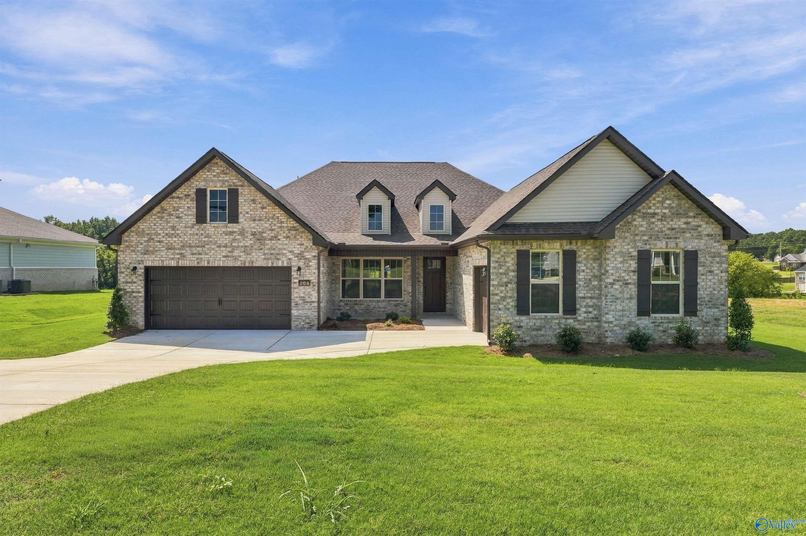 208 Applewood Ct, Huntsville, AL 35811