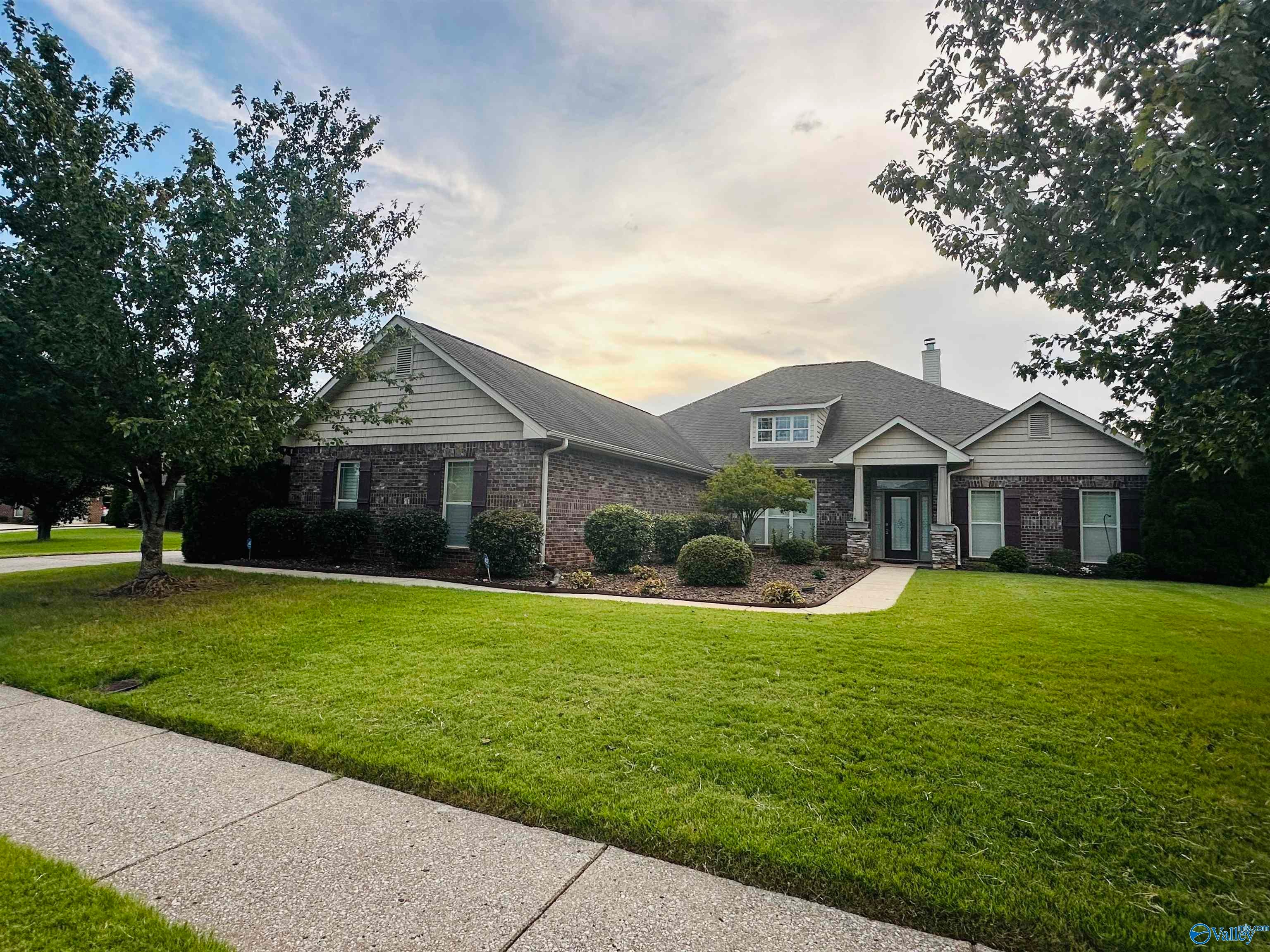 706 Tide Creek Dr, Madison, AL 35756 photo