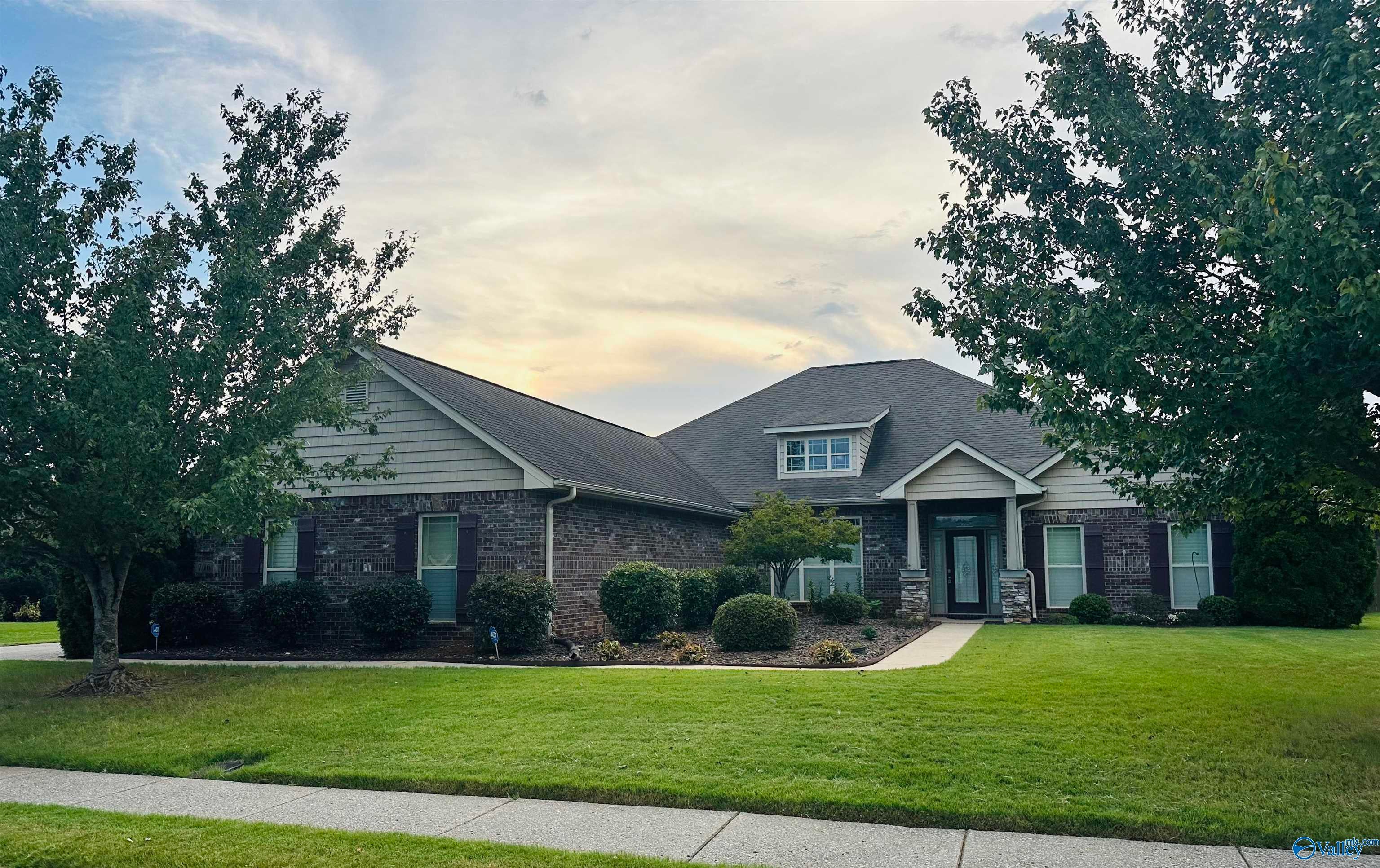 706 Tide Creek Dr, Madison, AL 35756