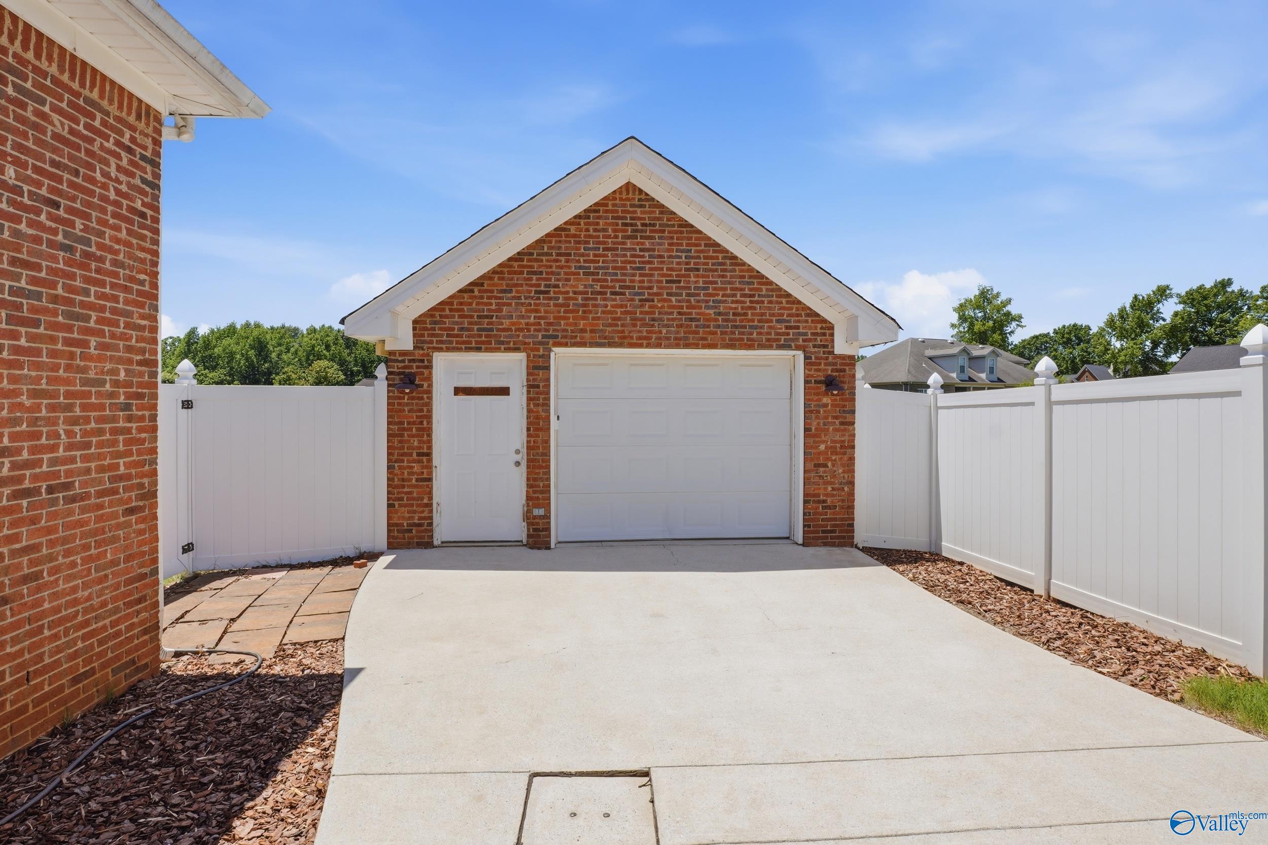 128 Spearpoint Ln, Meridianville, AL 35759 photo