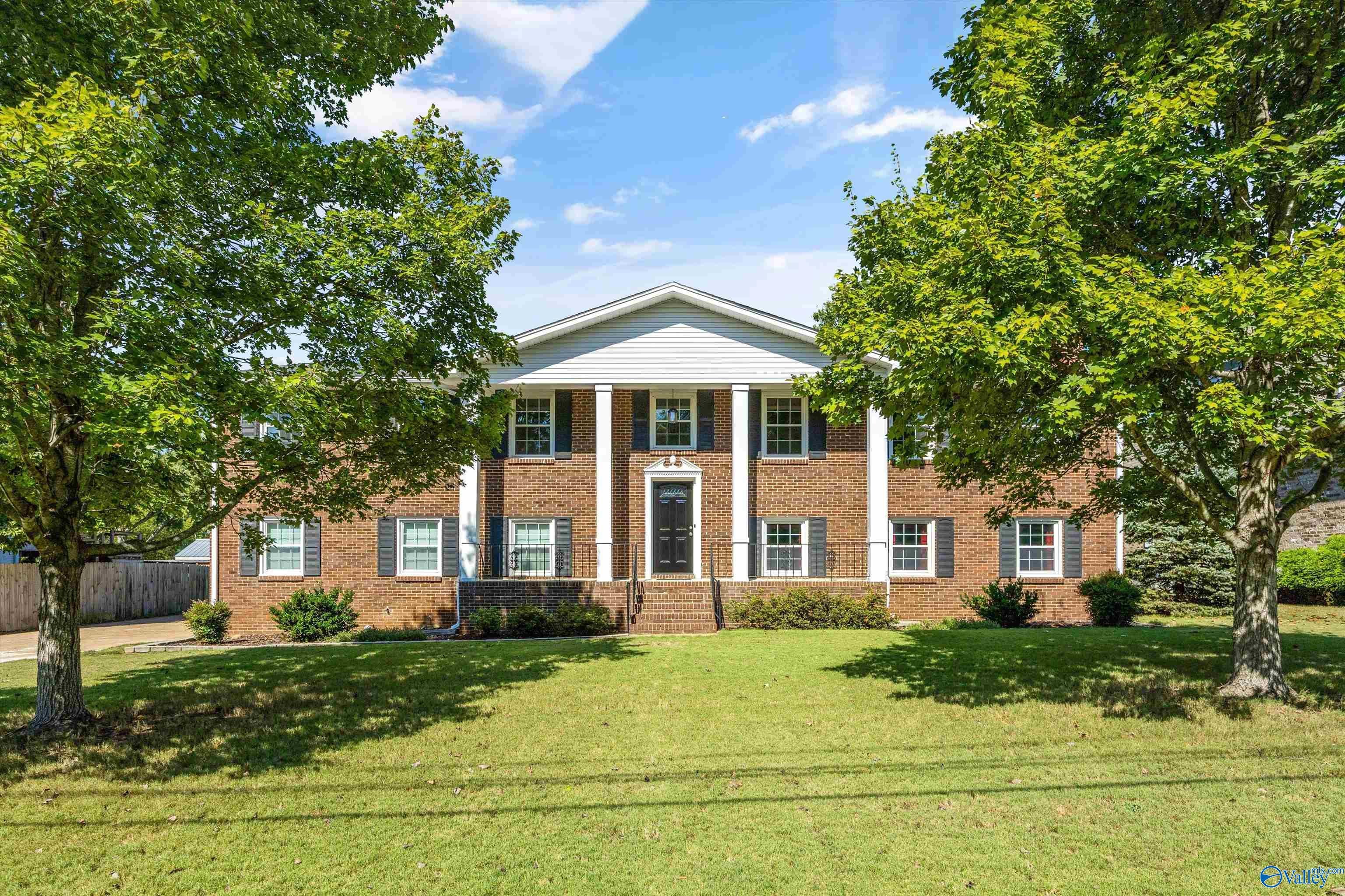 8011 Navios Dr, Huntsville, AL 35802