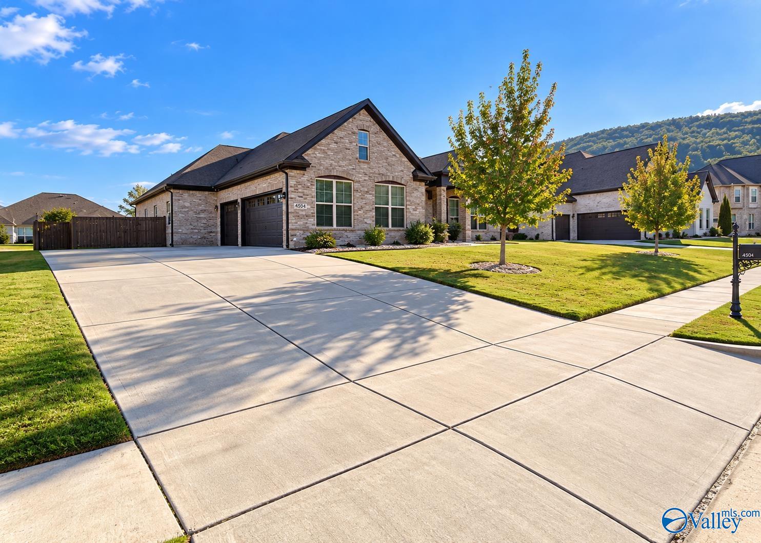 4504 Gresham Ln, Owens Cross Roads, AL 35763 photo