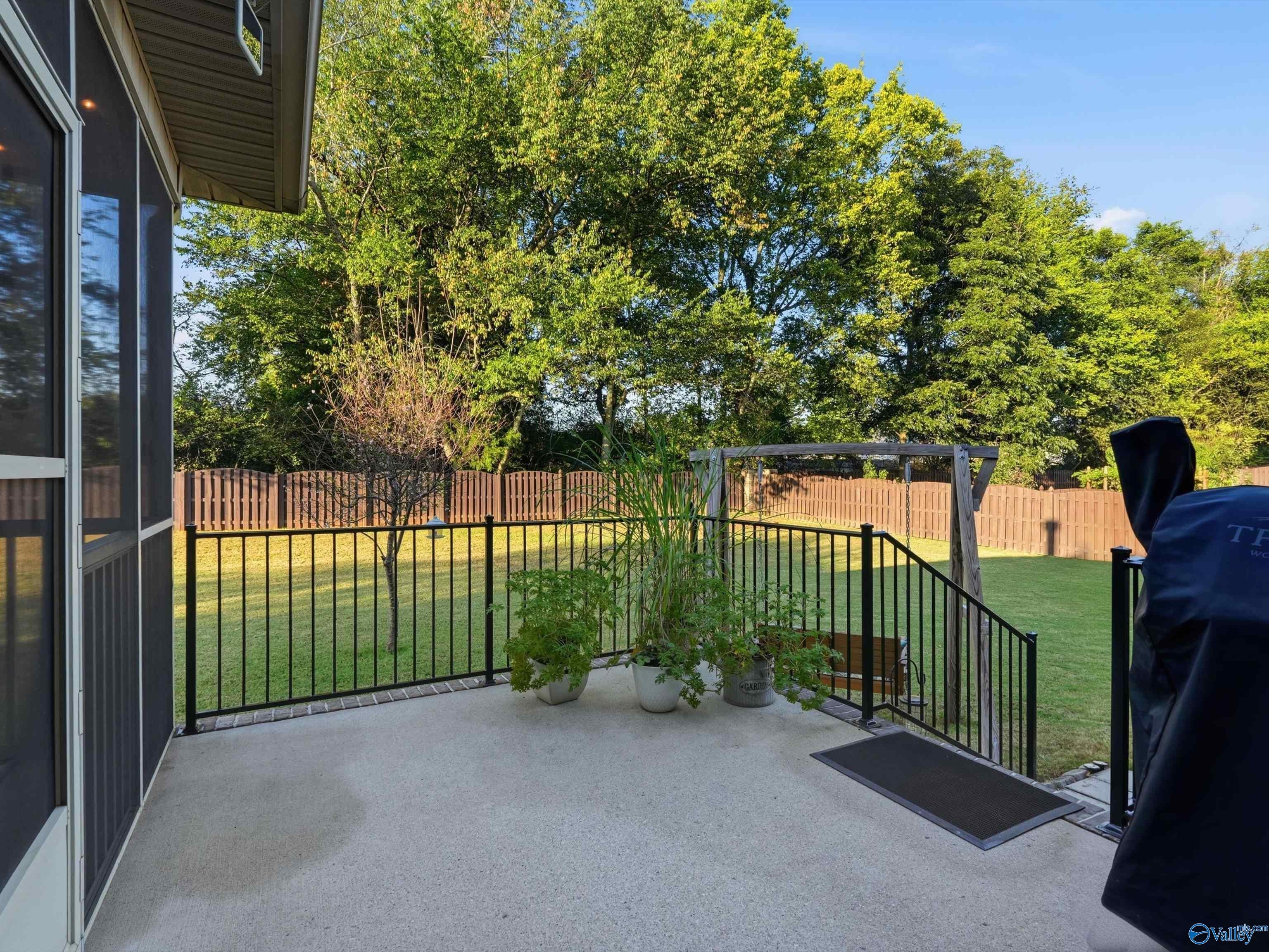 142 Forest Ridge Dr, Huntsville, AL 35806 photo