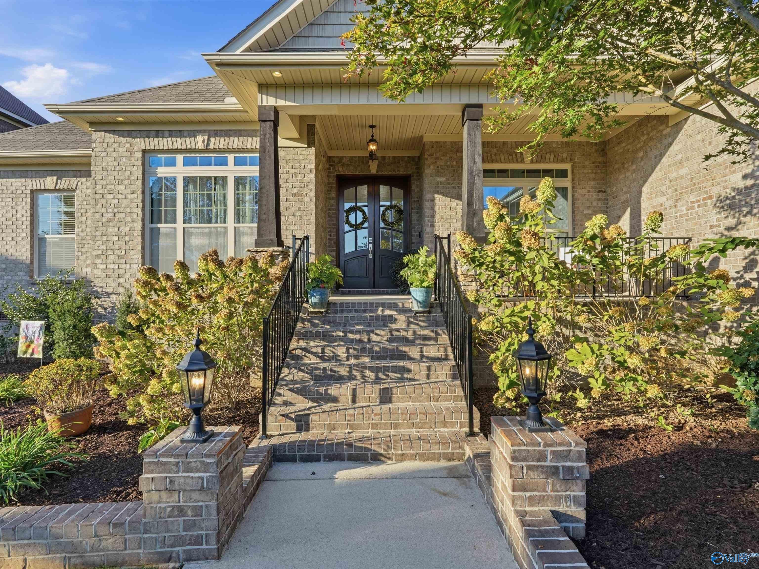 142 Forest Ridge Dr, Huntsville, AL 35806 photo