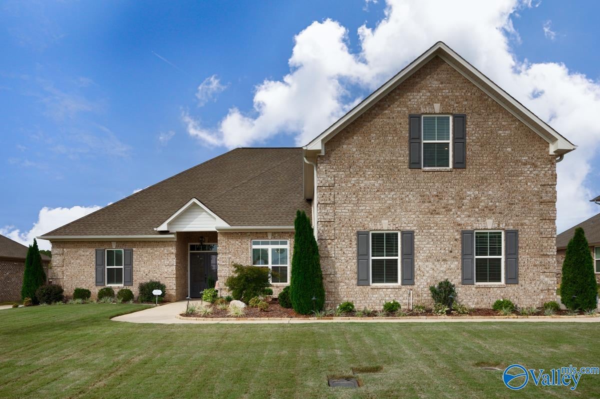 17226 Stonegate Dr, Athens, AL 35613