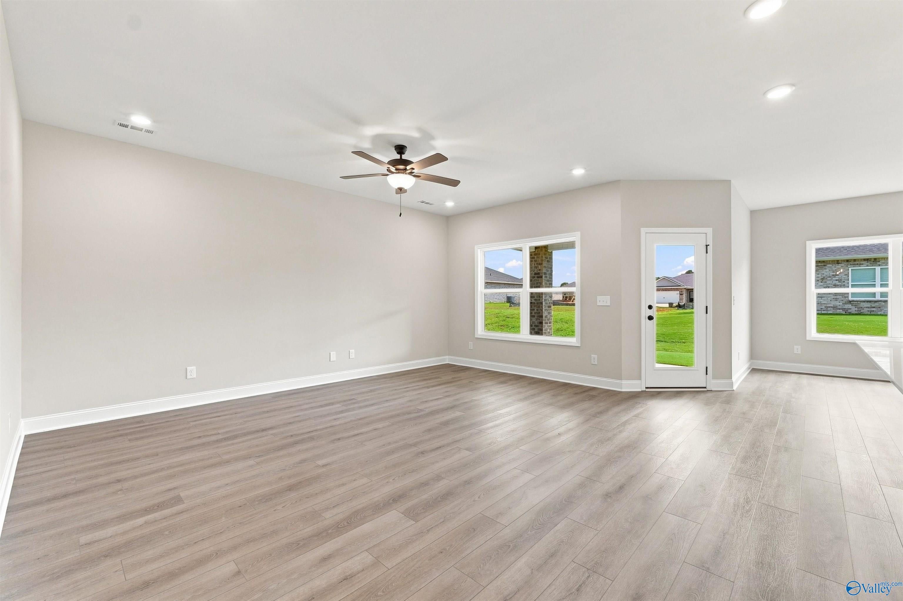 107 Berry Blossom Dr, Toney, AL 35773 photo