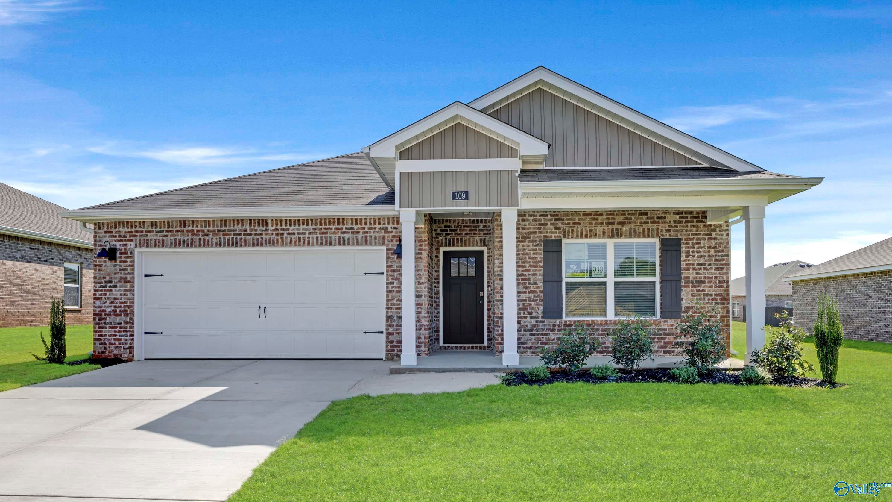109 Meadow Path Dr, Meridianville, AL 35759