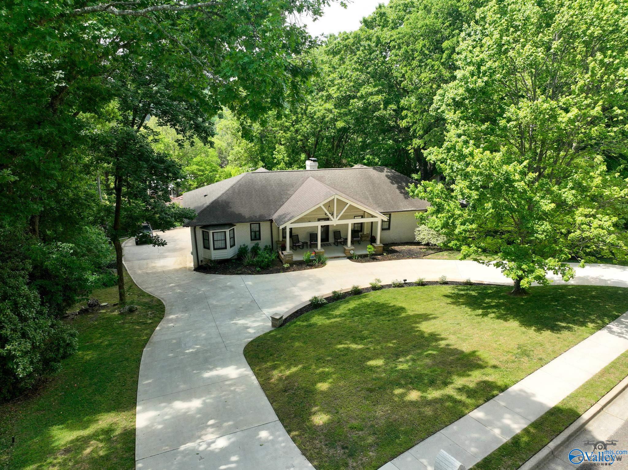 1216 Deborah Dr, Huntsville, AL 35801 photo