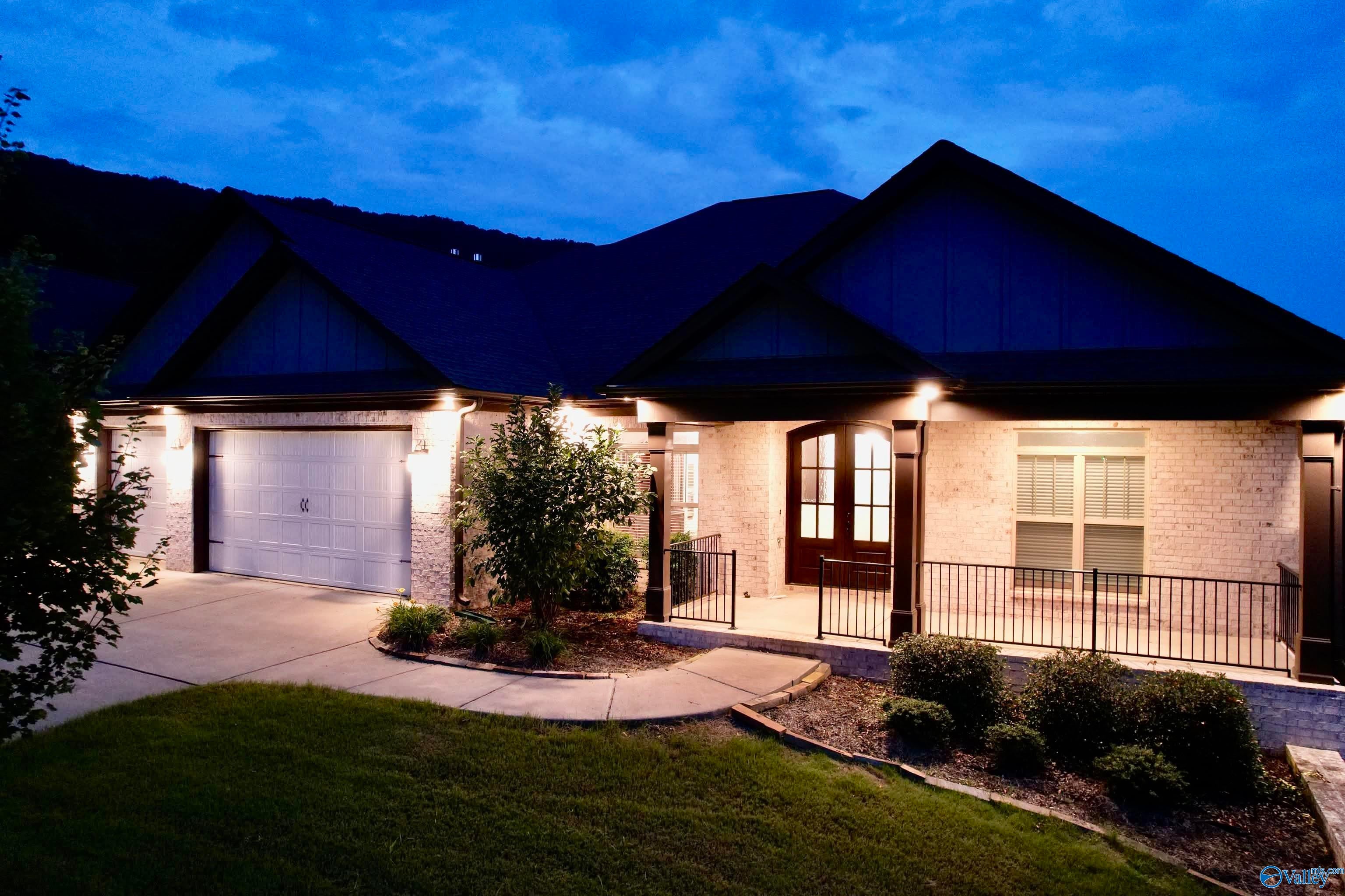 1312 Pecan Point Way, Huntsville, AL 35803