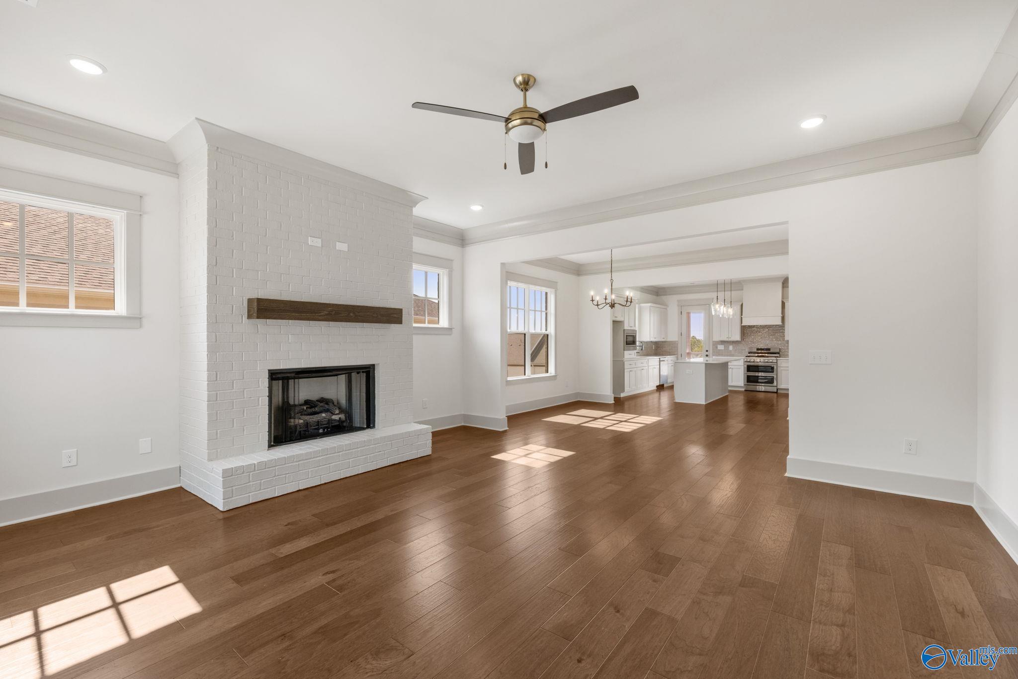 384 Saint Louis St, Madison, AL 35758 photo