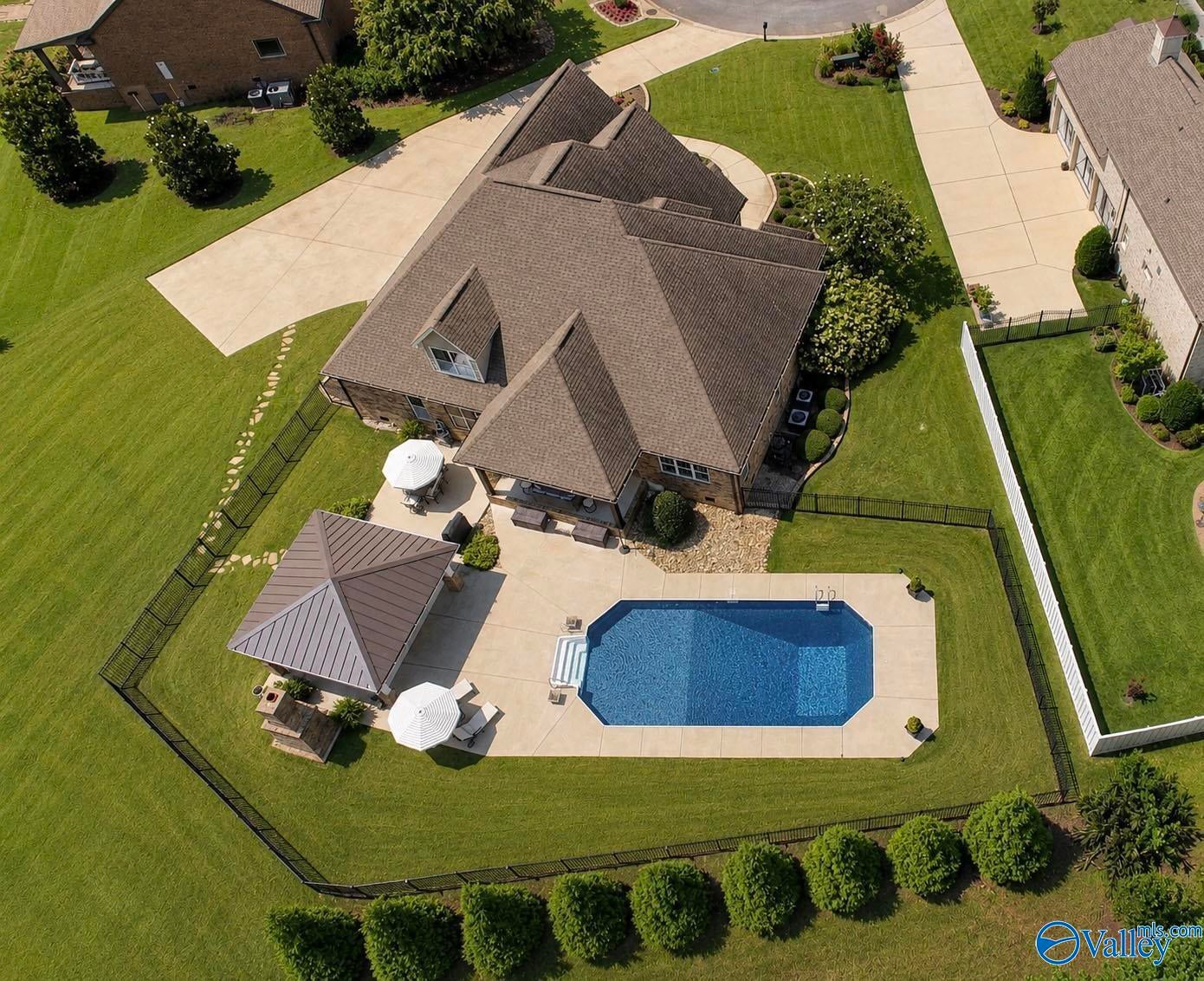 12590 Carriage Park Ln, Athens, AL 35613 photo