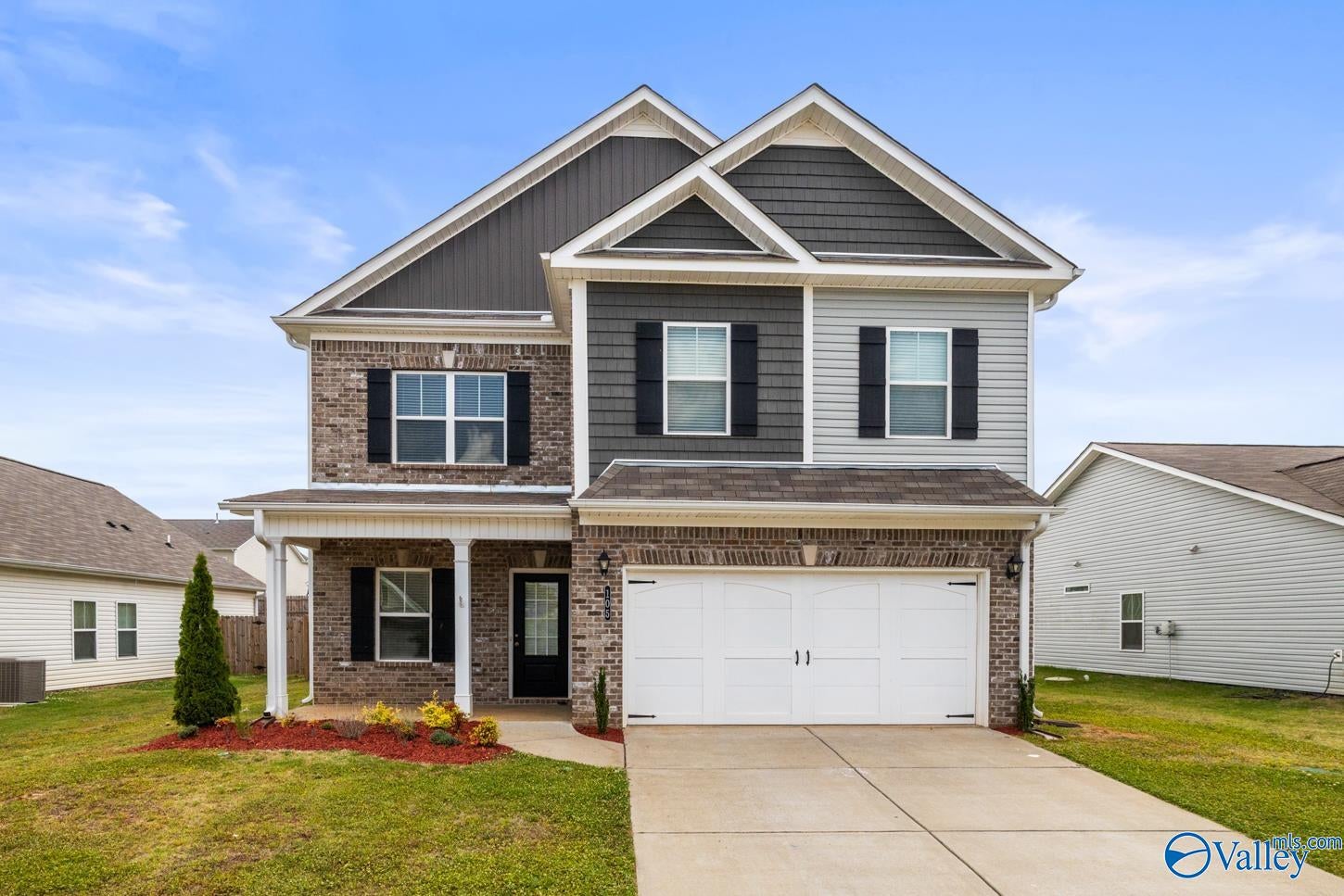 105 Lincoln Gray Cir, New Market, AL 35761