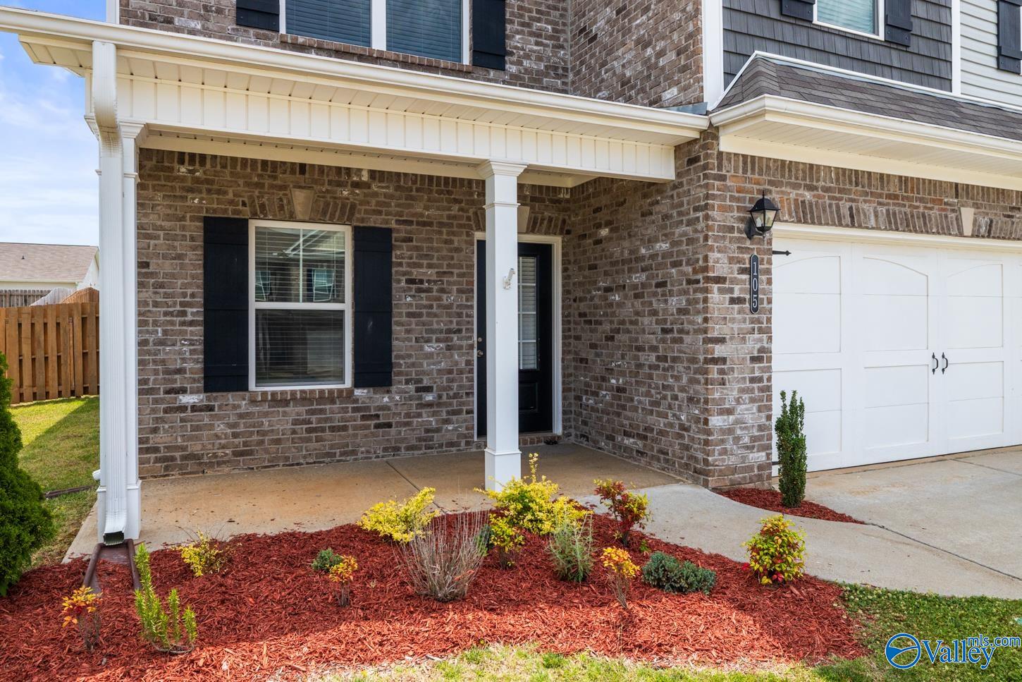 105 Lincoln Gray Cir, New Market, AL 35761 photo