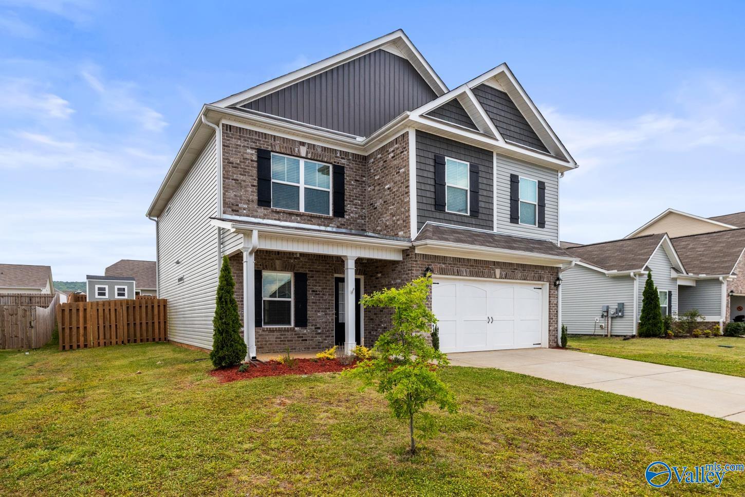 105 Lincoln Gray Cir, New Market, AL 35761 photo