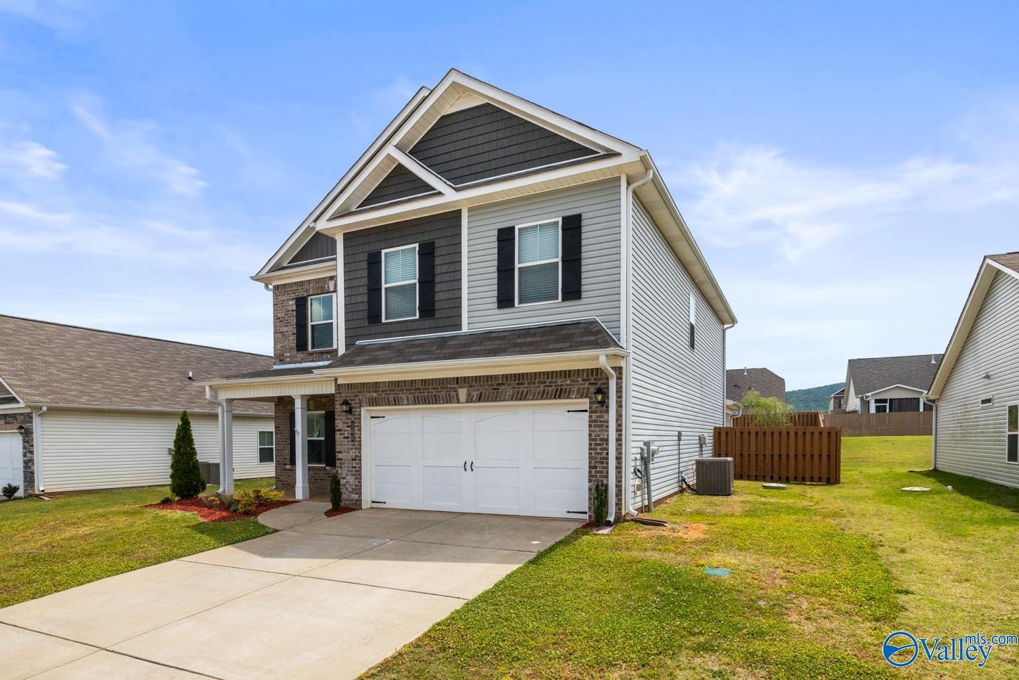 105 Lincoln Gray Cir, New Market, AL 35761 photo