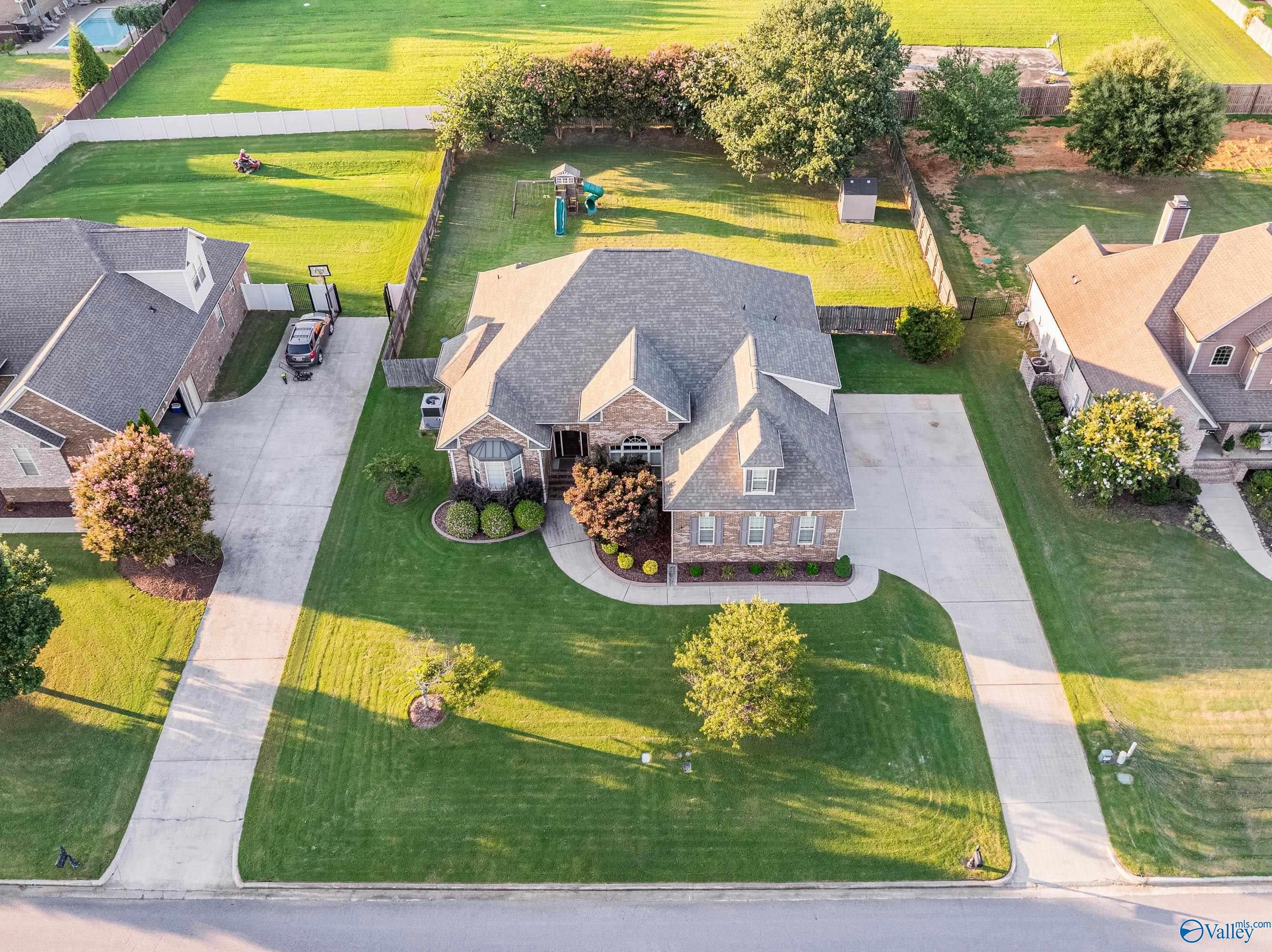 14872 Birchbark St, Athens, AL 35613