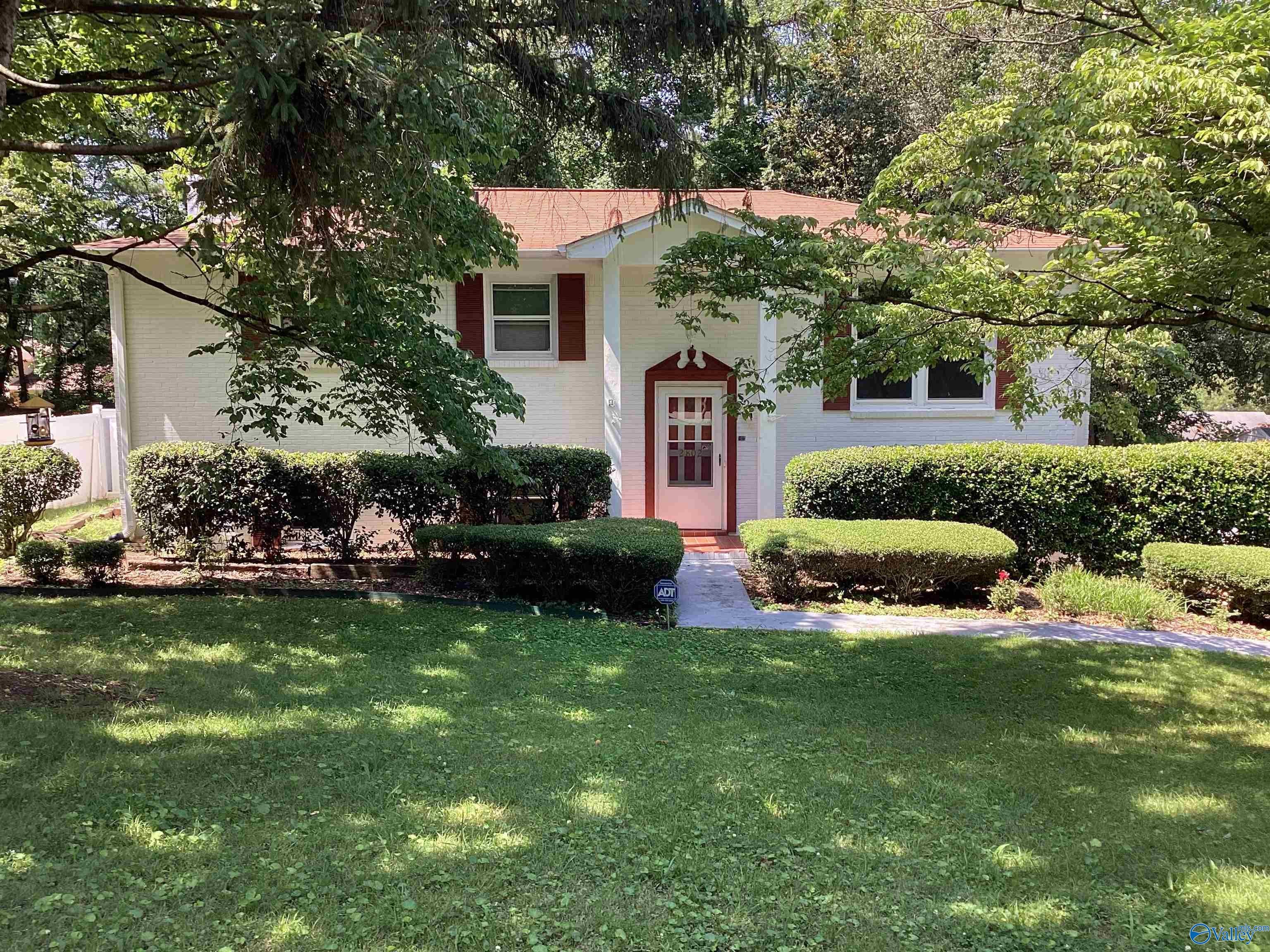 2802 Brett Rd, Huntsville, AL 35810