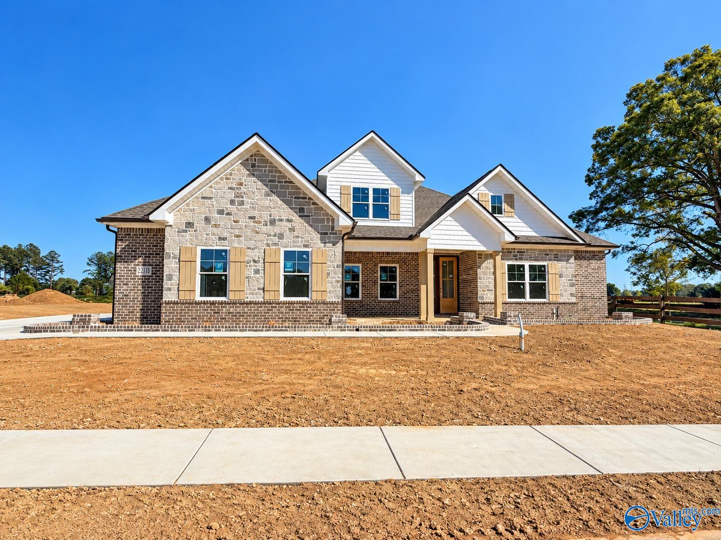 22018 Spyglass Ln, Athens, AL 35613
