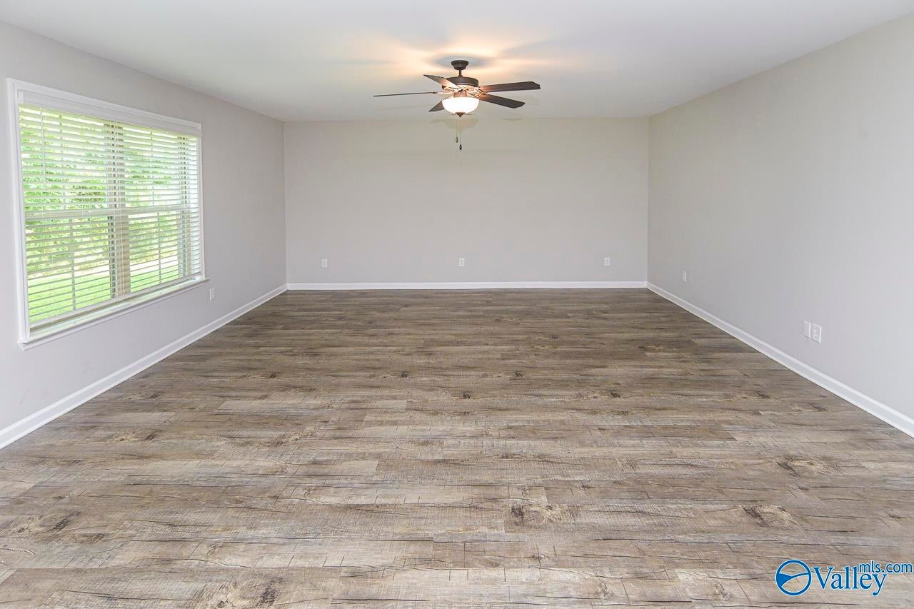 119 Wyatt Cir, Owens Cross Roads, AL 35763 photo