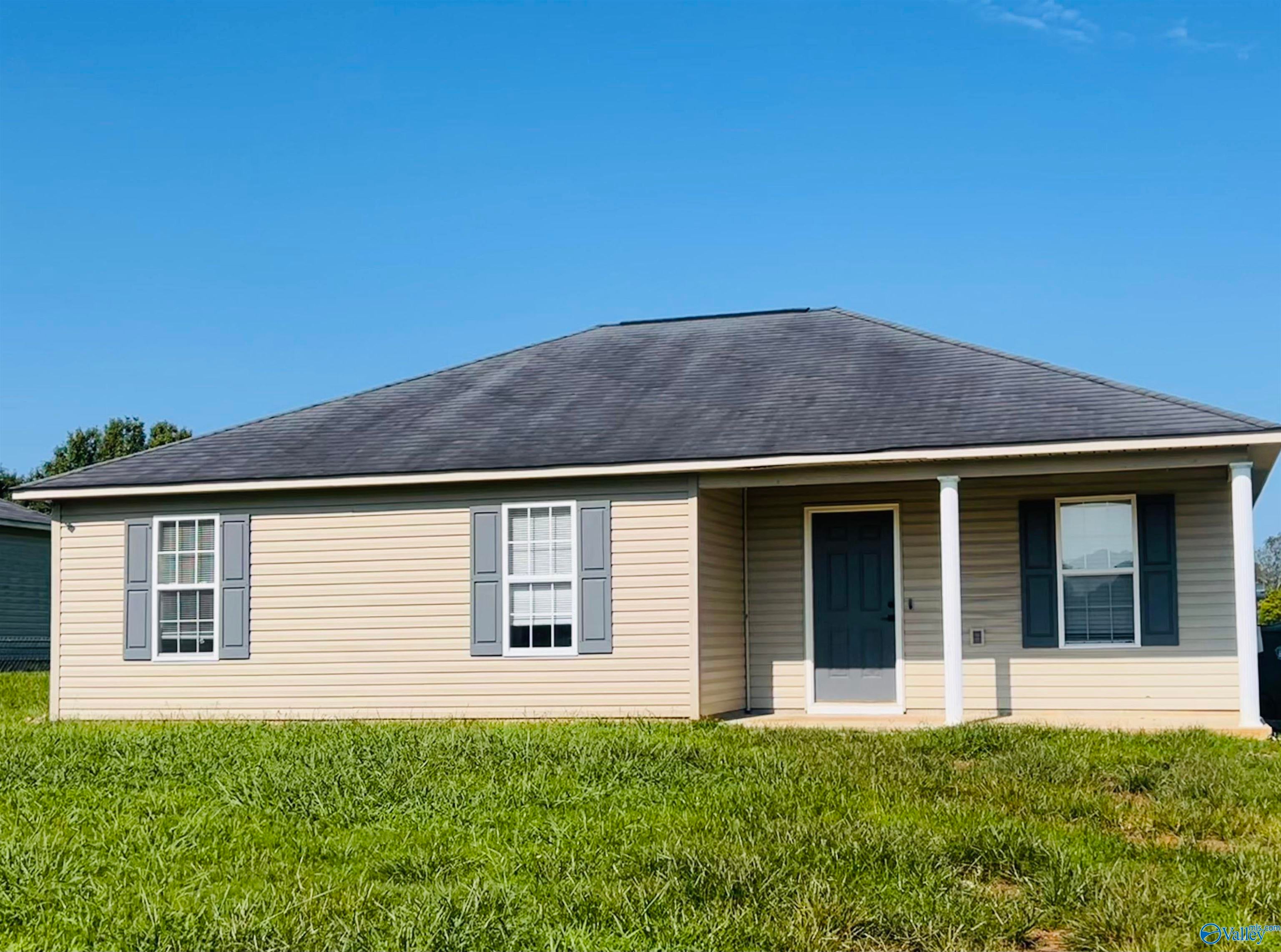 178 Travis Dr, Hazel Green, AL 35750