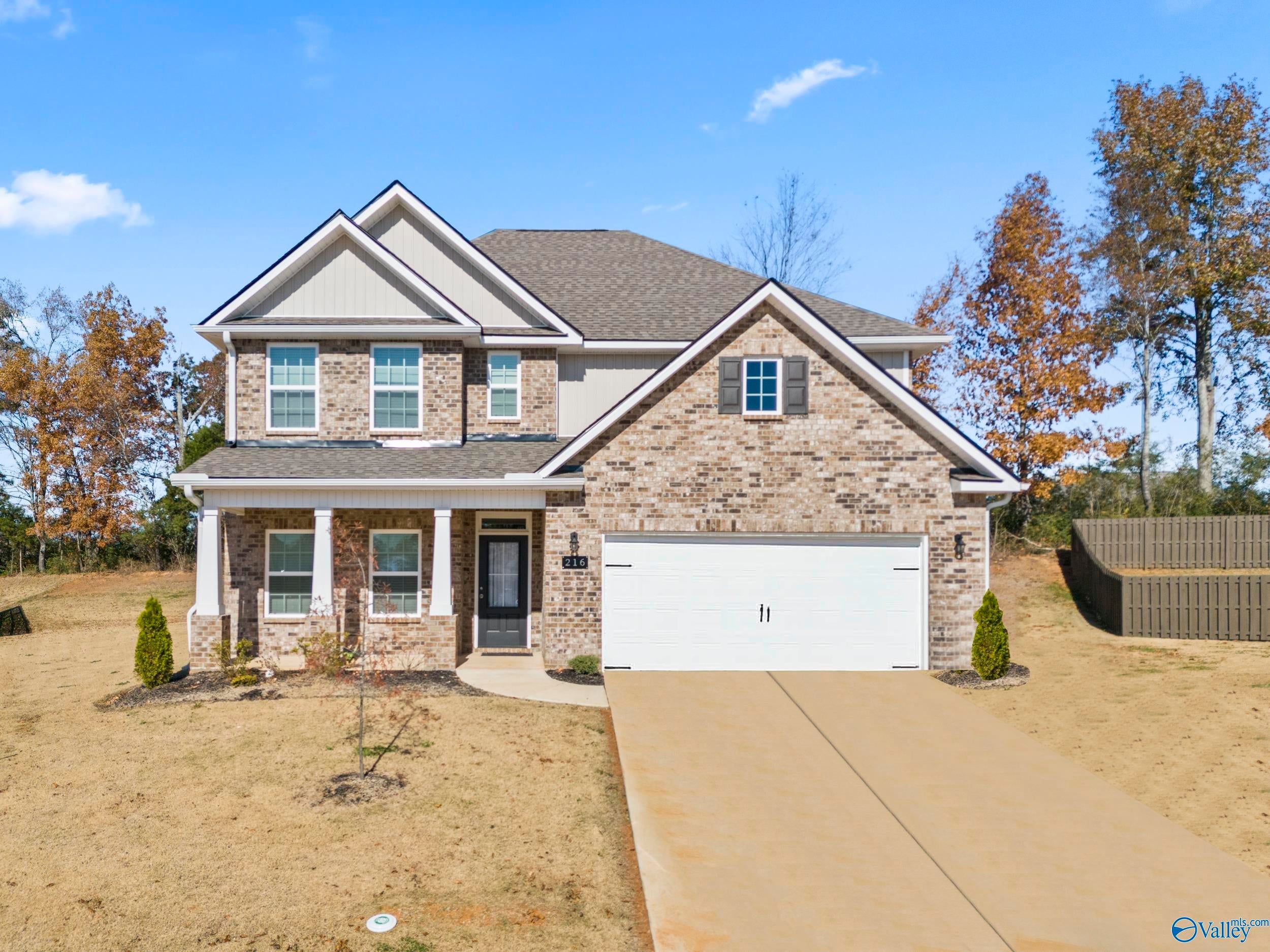 216 Sunny Spring Ct, New Market, AL 35761