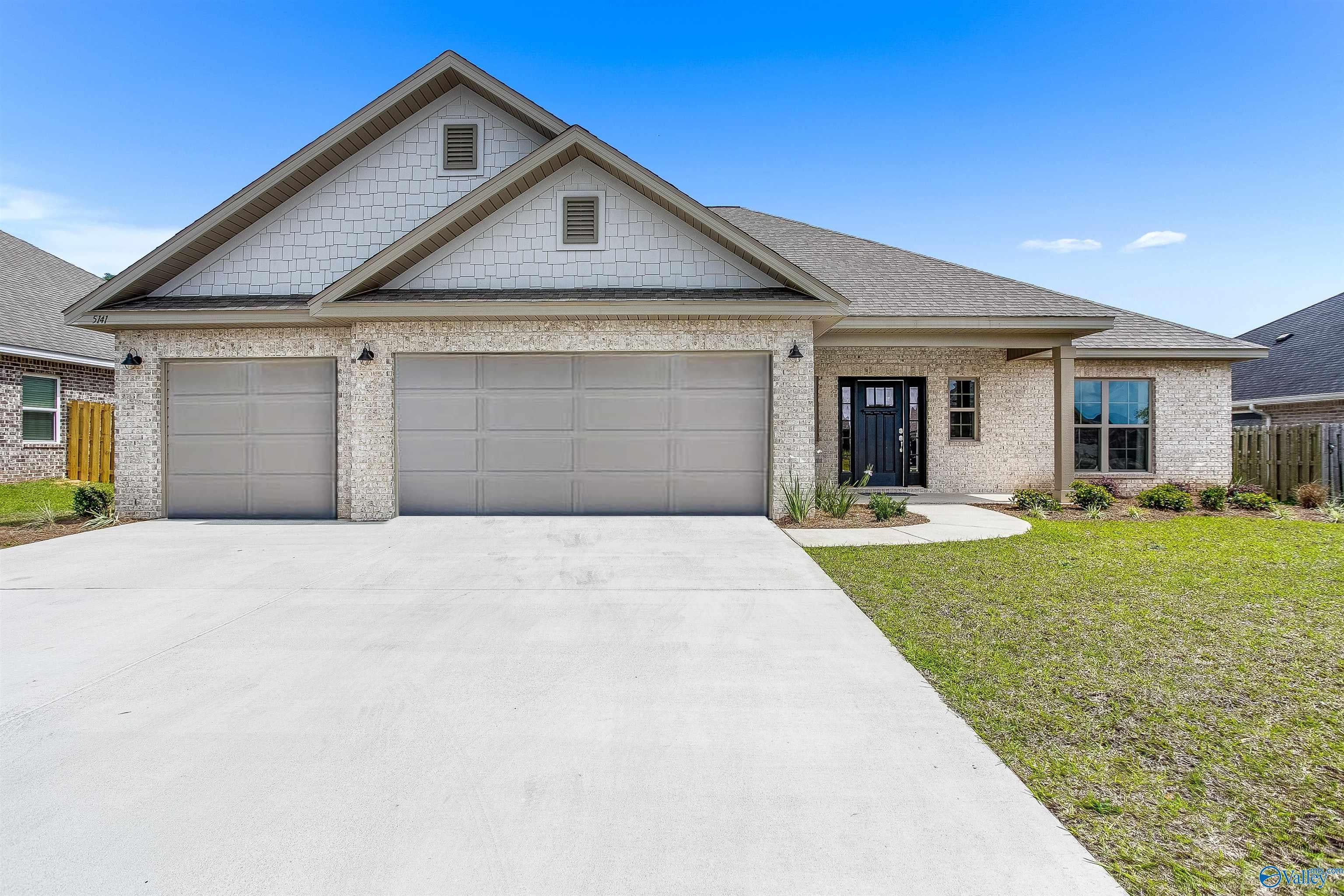22620 Donahue Rd, Athens, AL 35613