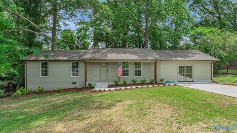 Single Family Residence in Guntersville AL 2409 Lu James Drive.jpg