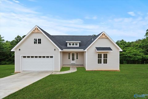 Single Family Residence in Guntersville AL 257 Tara Road.jpg