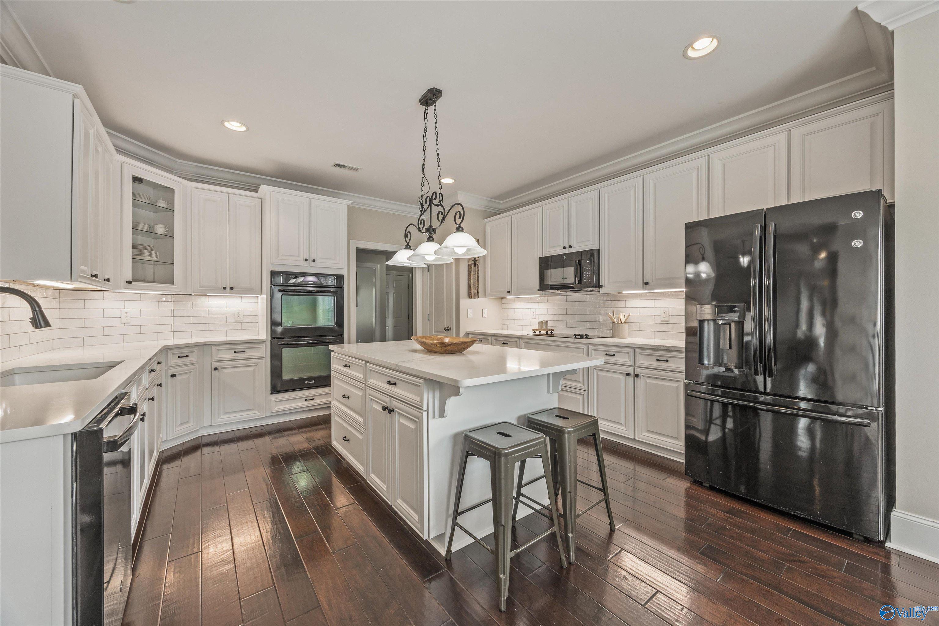 3200 Stone Path Ln, Owens Cross Roads, AL 35763
