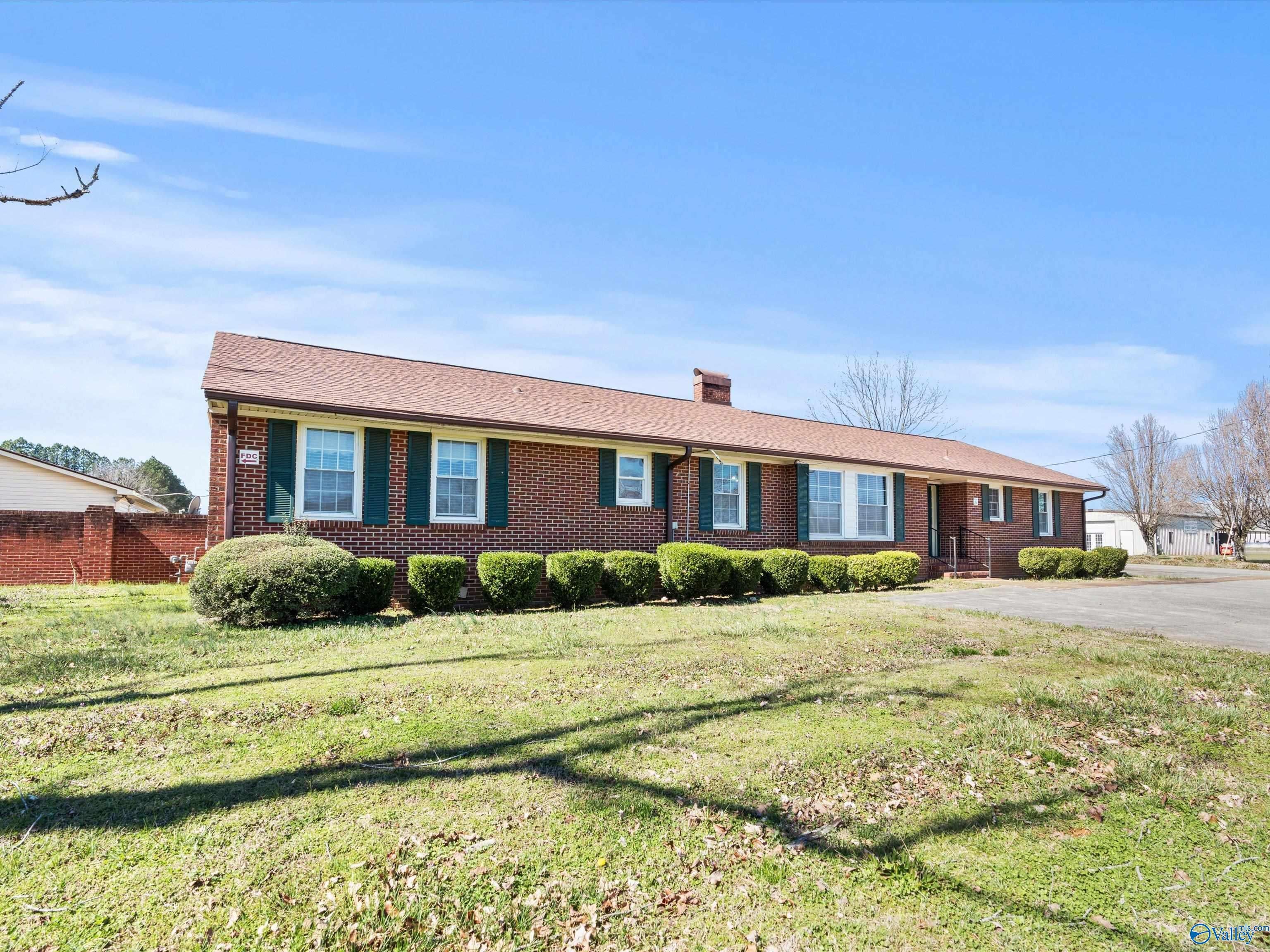 3621 A And B Winchester Rd, New Market, AL 35761
