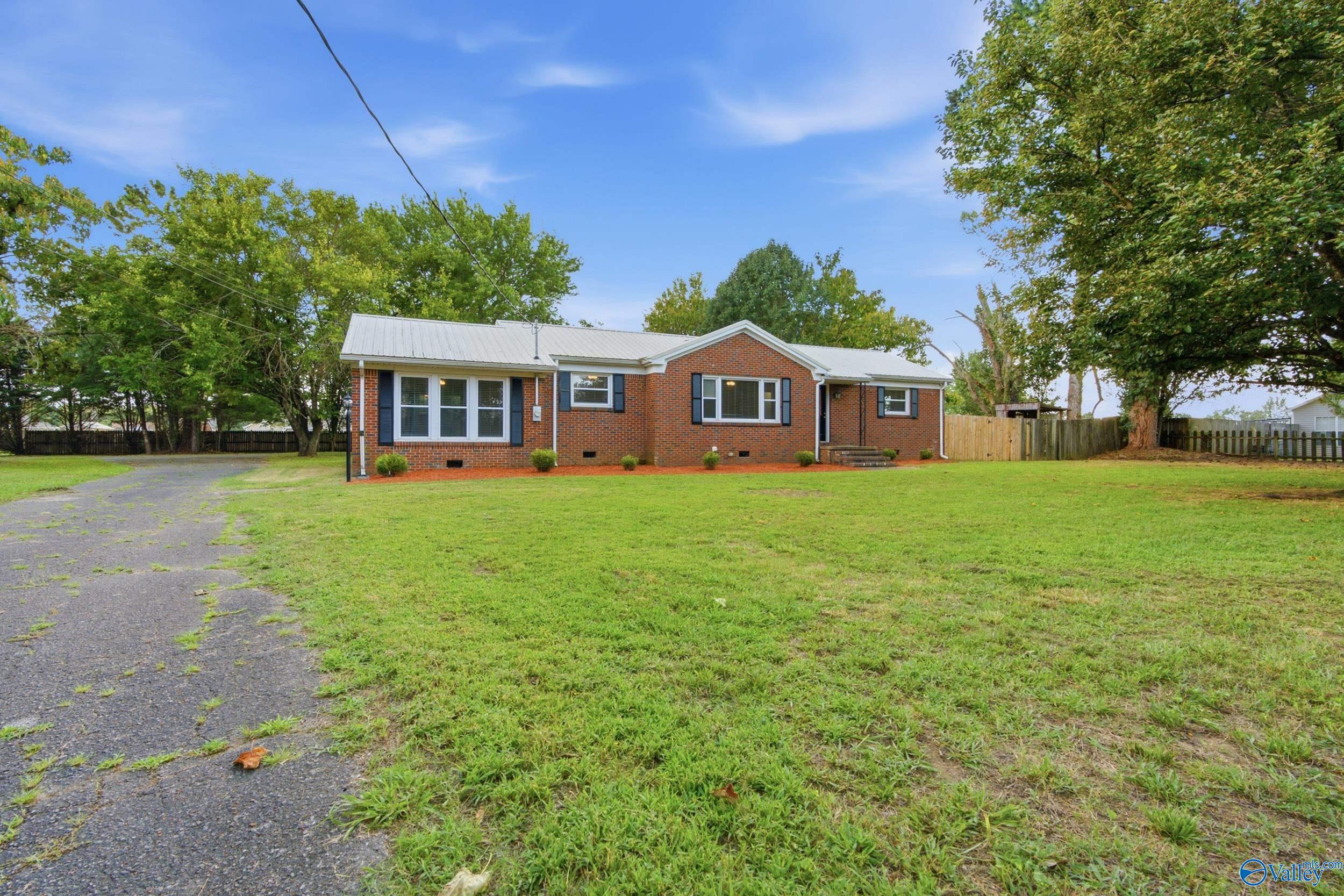 808 Rolan Gooch Rd, Toney, AL 35773