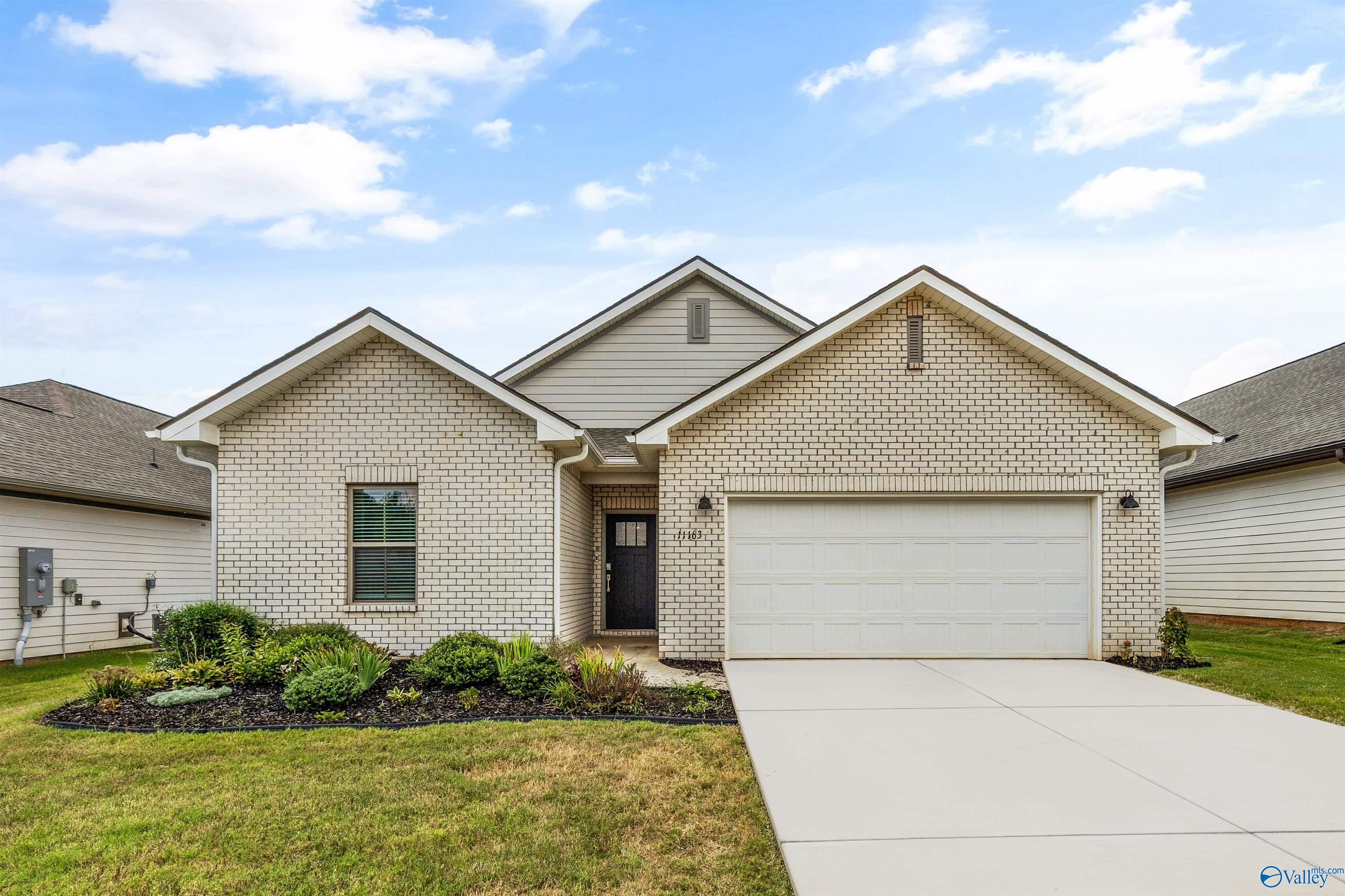 11163 Wayland Ridge Dr, Madison, AL 35756
