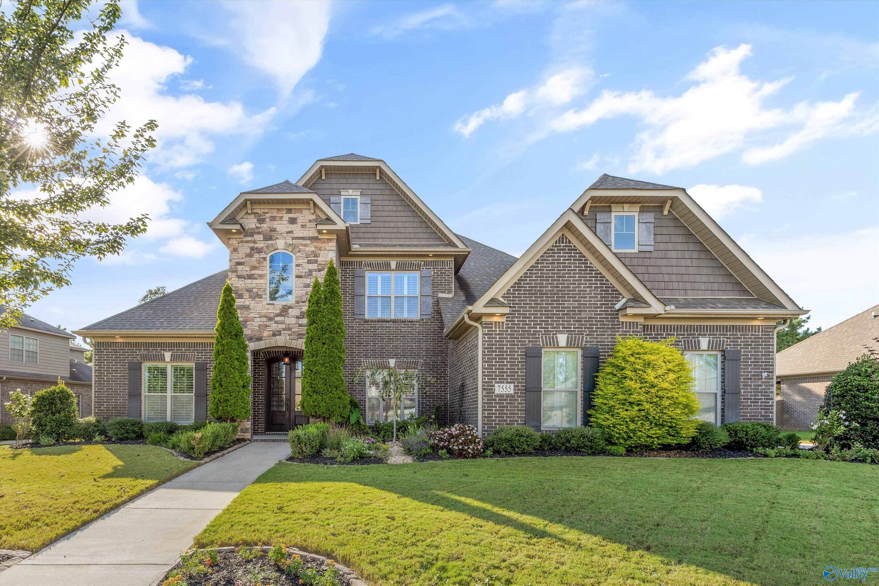 7555 Parktrace Ln, Owens Cross Roads, AL 35763