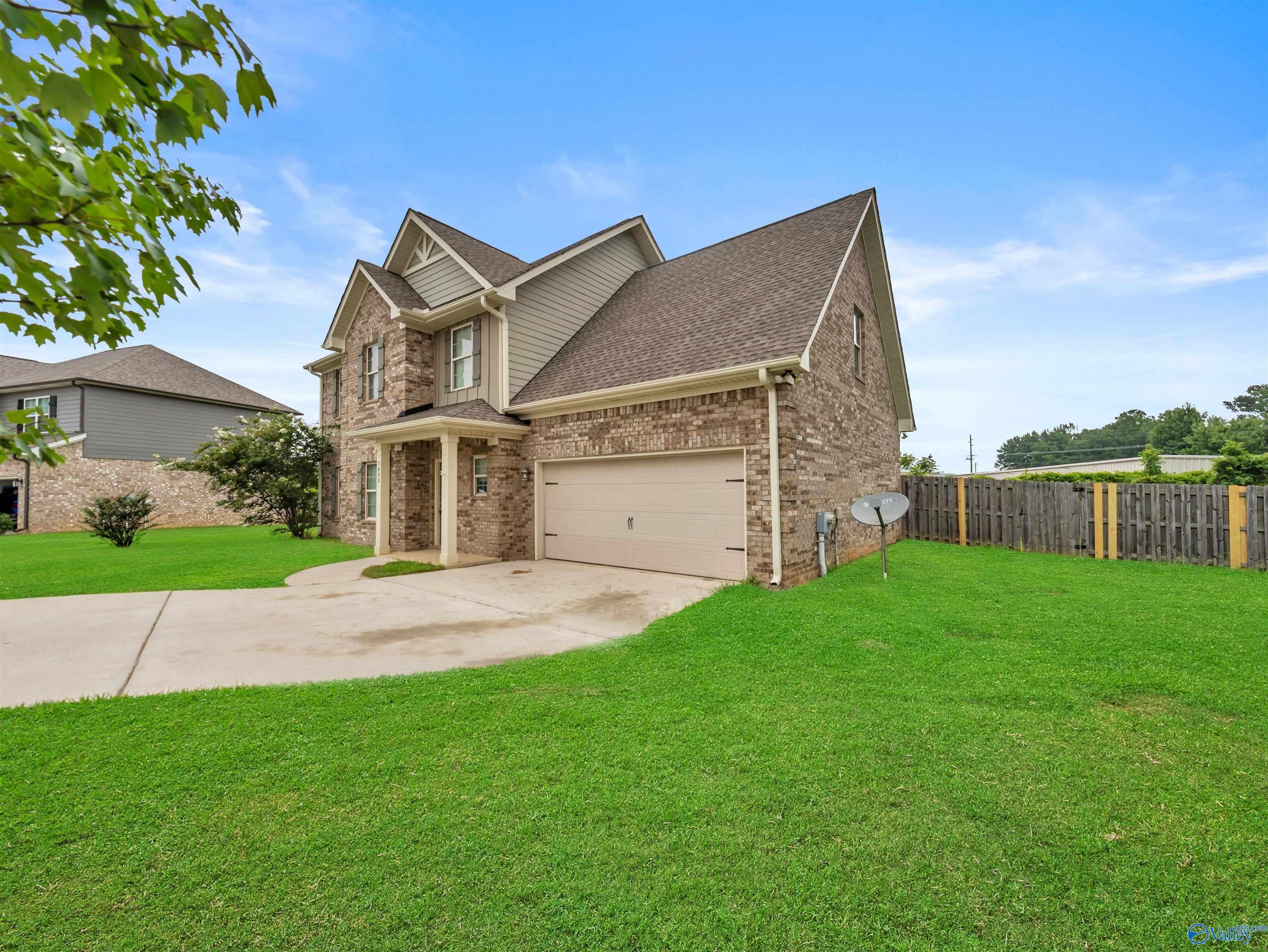 7033 Southgate Dr, Owens Cross Roads, AL 35763 photo